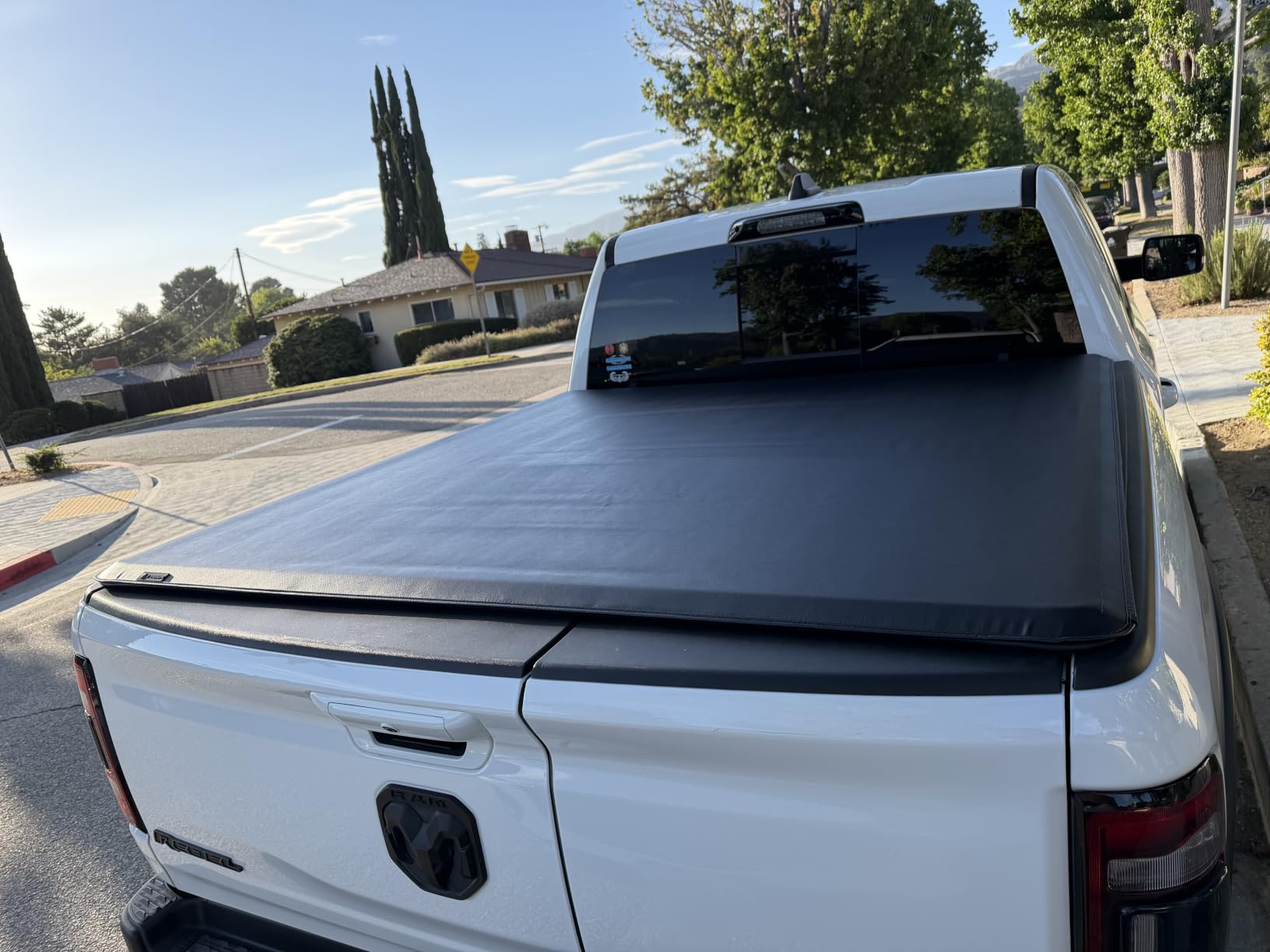 Tyger Auto T1 Soft Roll-up Truck Bed Tonneau Cover Compatible with 2009-2018 Dodge Ram 1500; 2010-2026 2500 3500; 2019-2024 Classic | 6'4
