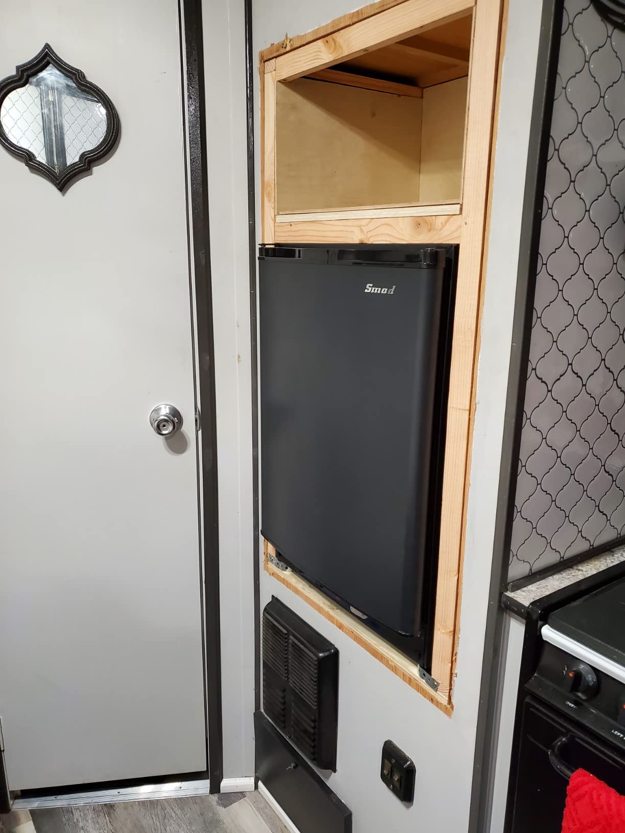 Smad 2.1 Cu.Ft. Propane Refrigerator, 12v RV Refrigerator for Trucks, 3 Way Fridge with Reversible Door, No Noise, AC/DC/LPG,55 Qt, Black customer photo 2