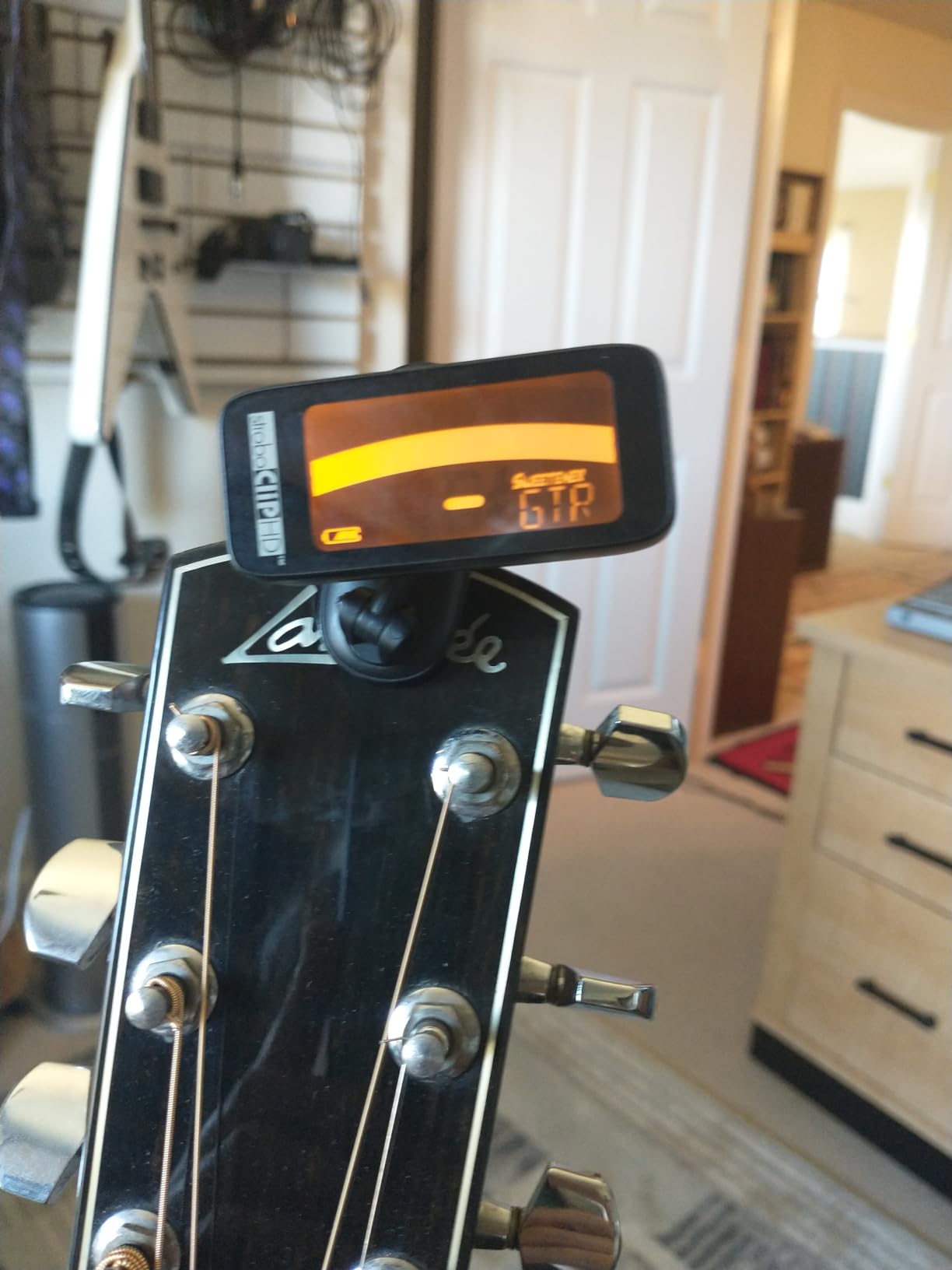 Peterson StroboClip HD Clip-On Guitar Tuner, ±0.1 Cent Accuracy for Acoustic, Electric, Bass, Violin, Ukulele customer photo 2