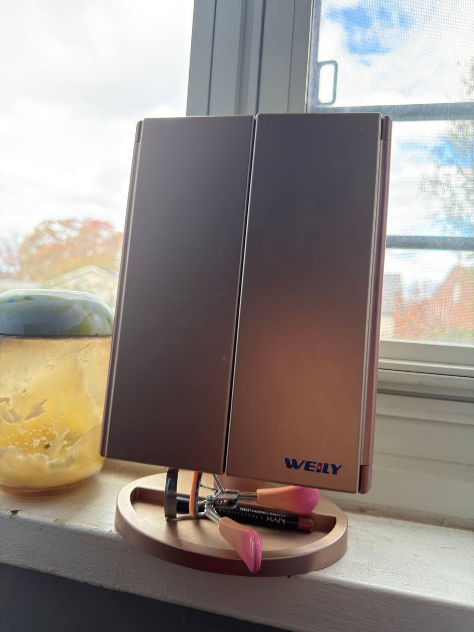 WEILY Makeup Mirror with 21 LED Lights,Two Power Supply Modes customer photo 2
