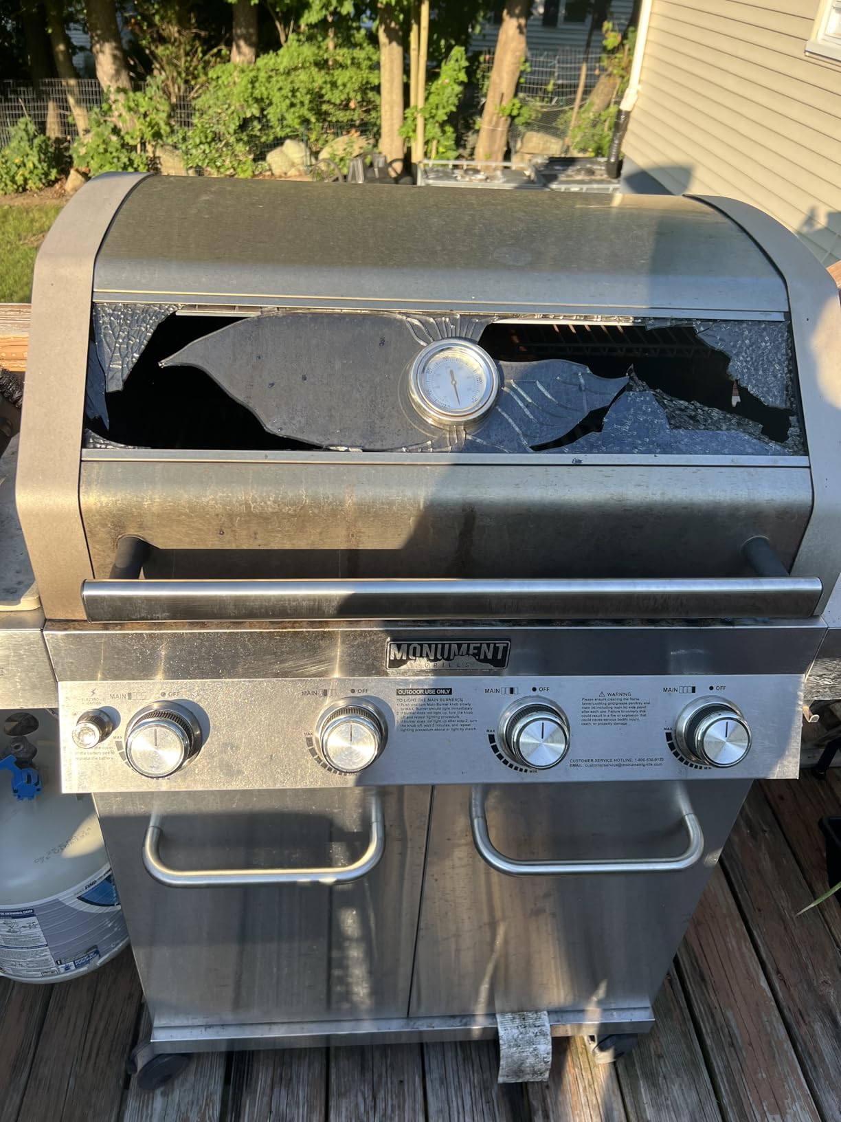 Monument Grills Larger 4+2 Burner Propane Gas Grills Stainless Steel Cabinet Style with Clearview® Lid, Knob Controls, Built-In Thermometer, Infrared Side Sear Burners & Side Burners, Outdoor Use customer photo 2