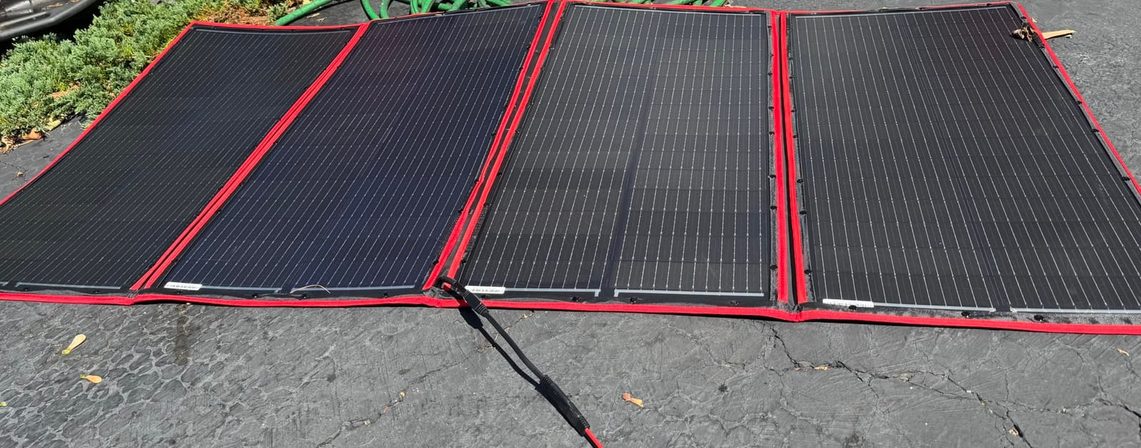 DOKIO 200W Portable Foldable Solar Panel Kit for 12V Battery Charging customer photo 2