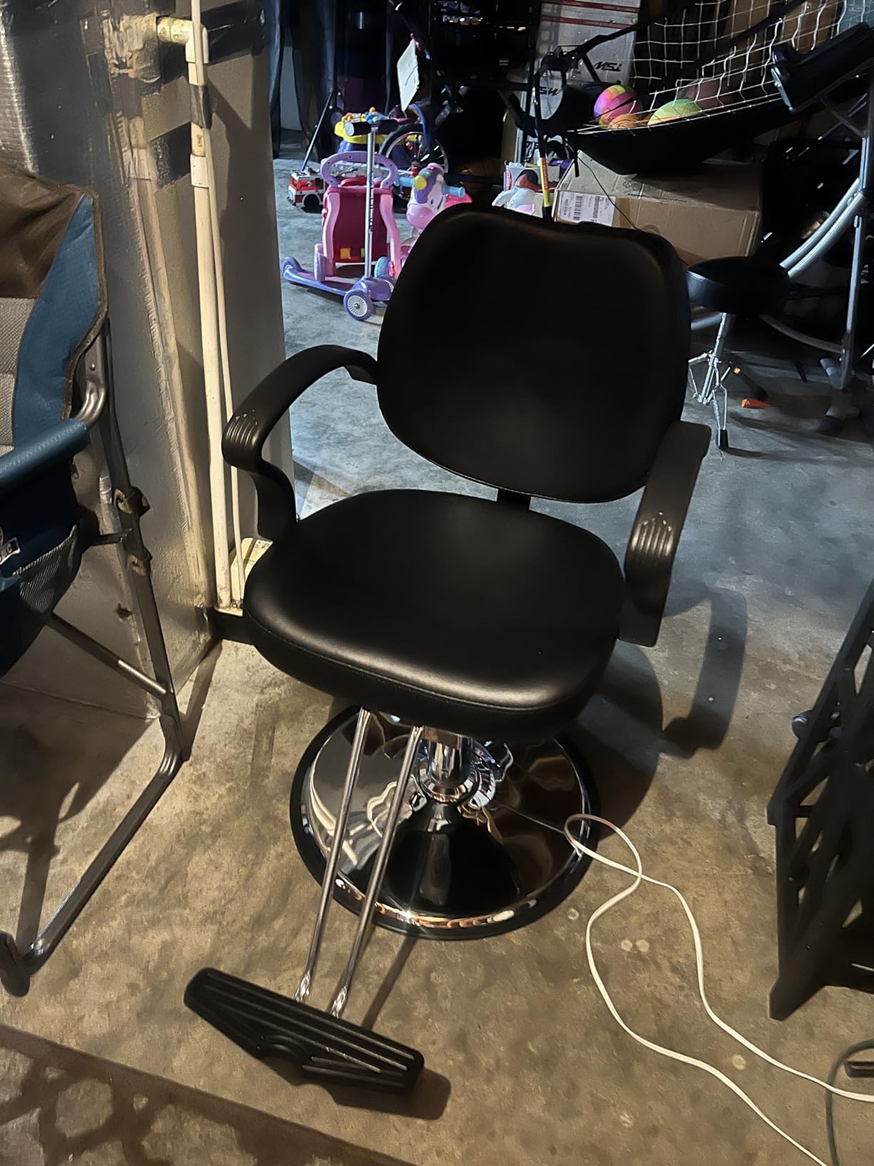 Hair Beauty Salon Equipment Black Hydraulic Barber Styling Chair customer photo 2