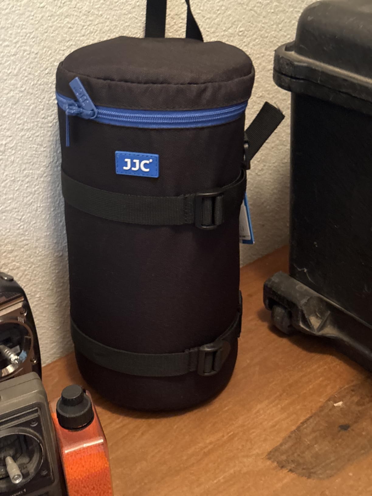JJC Camera Lens Case Pouch, Padded Bag Fits Lens up to 3.0 x 3.9 (D x L) customer photo 1