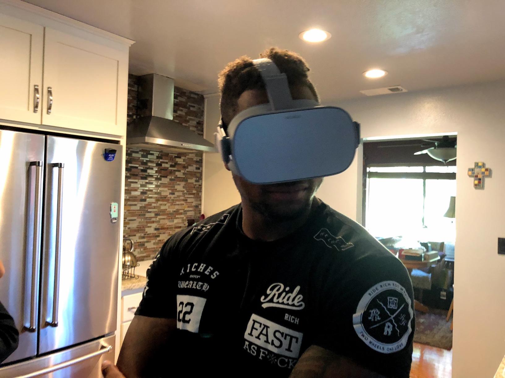 Oculus Go Standalone Virtual Reality Headset - 64GB customer photo 1