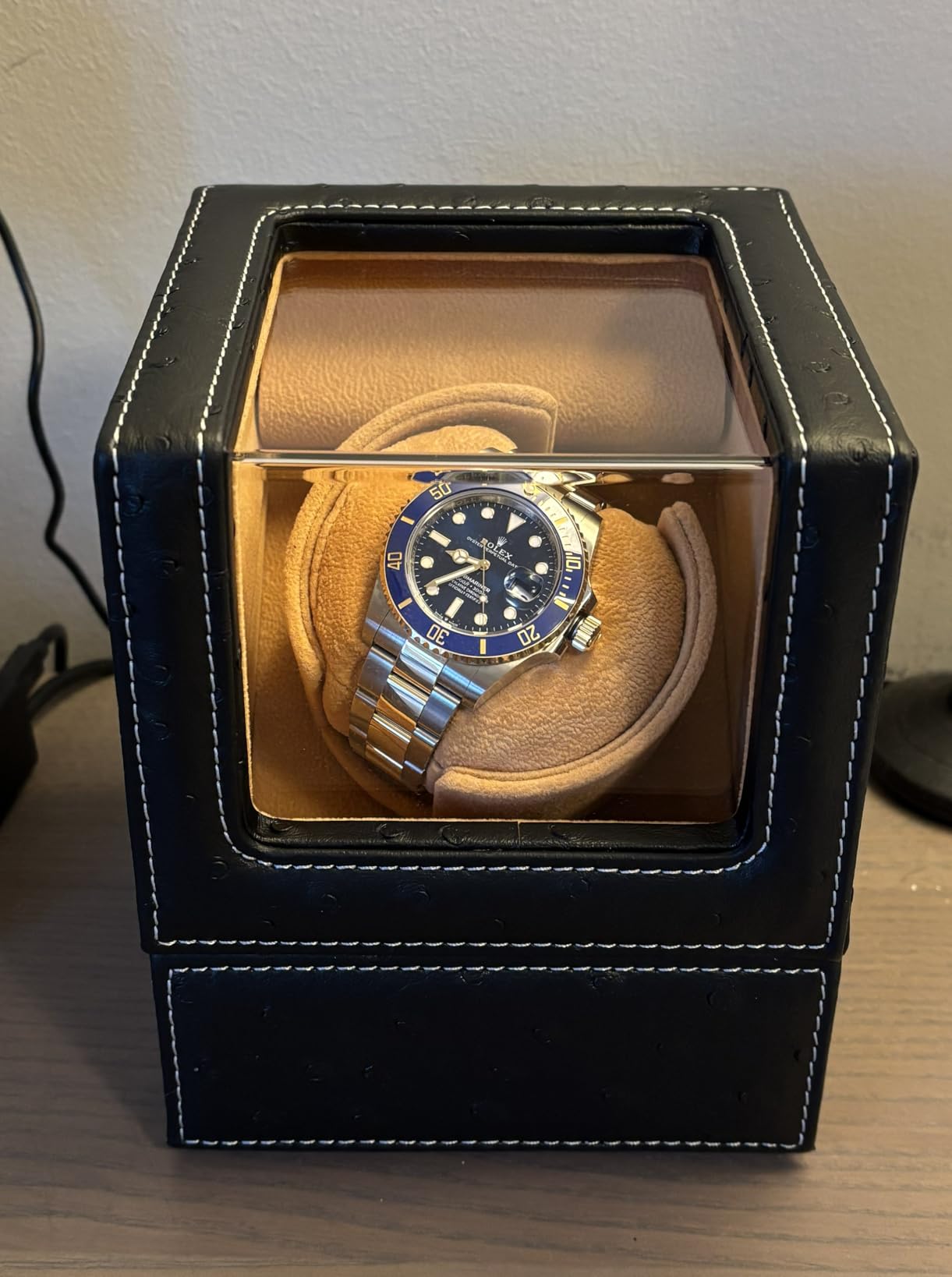 Automatic Single Watch Winder, Black Ostrich Leather customer photo 2