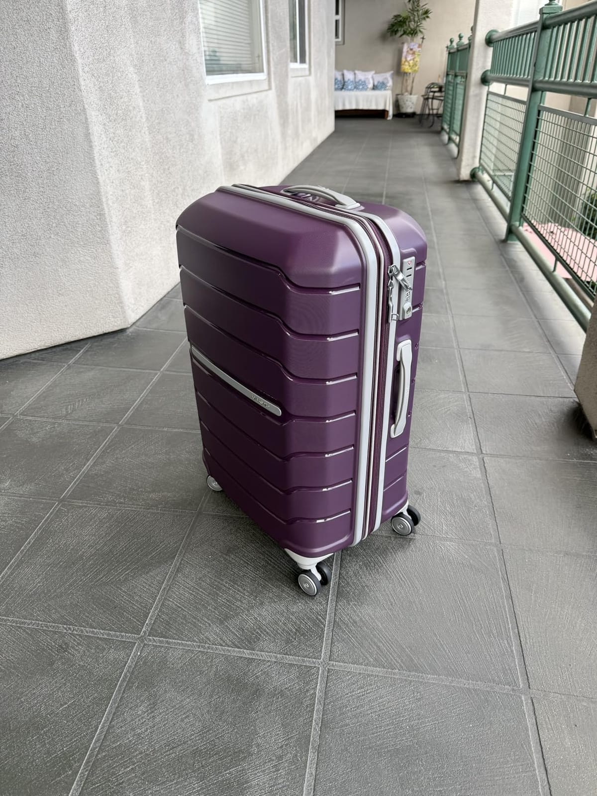 Samsonite Freeform 24-Inch Medium Luggage with Dual 360° Spinner Wheels - Checked Suitcase - TSA Lock, Airline-Approved - Lightweight Durable Polypropylene Expandable Hardshell - Navy customer photo 2