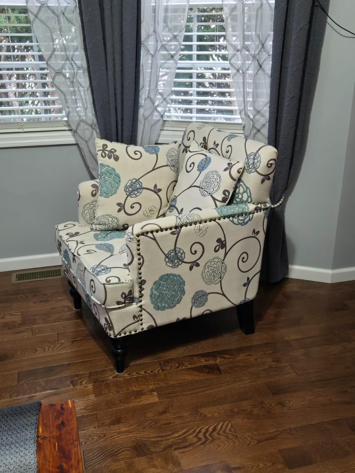 Christopher Knight Home Harrison Fabric Tufted Club Chair, White / Blue (29.5