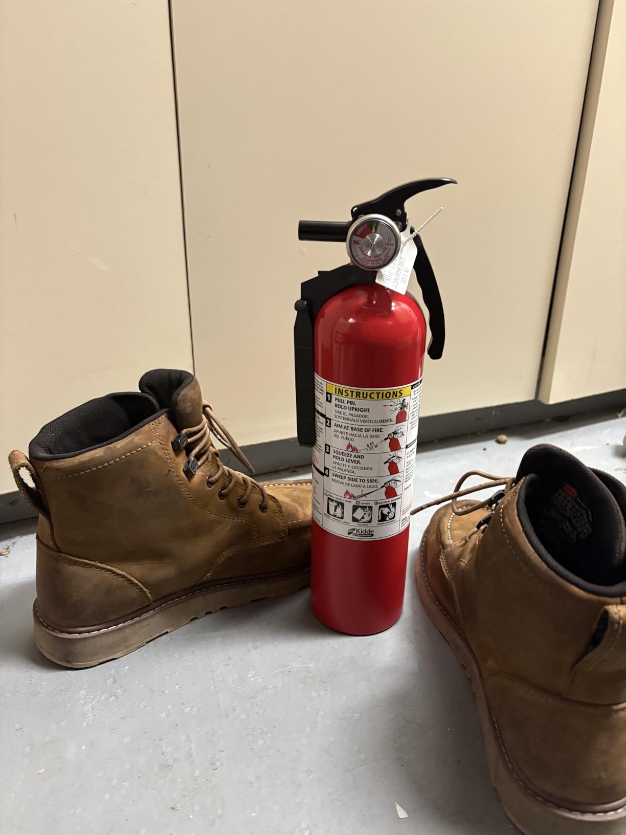 Kidde Basic 110 Fire Extinguisher for Home, 1-A:10-B:C, FA110G, 2 Pack customer photo 2