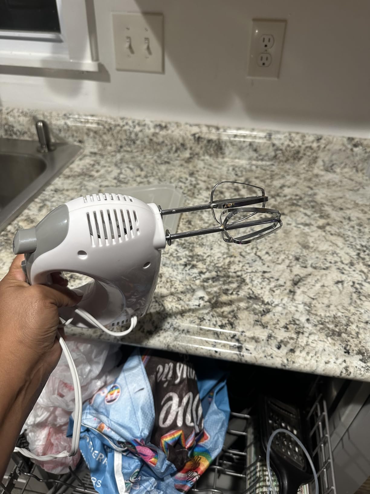 OVENTE 5-Speed Electric Hand Mixer with Storage Case,150W, Red HM151R customer photo 1