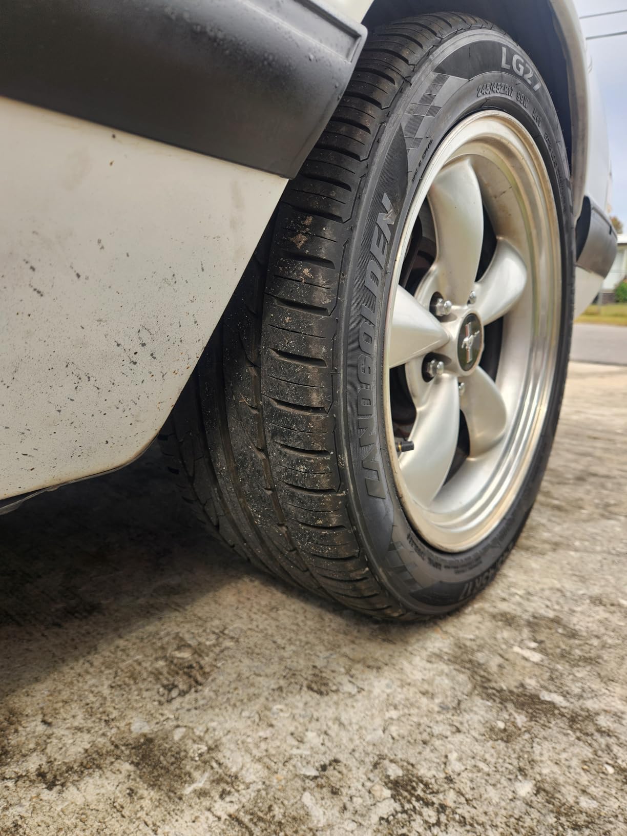 Landgolden LG27 225/50ZR18 99W XL All Season High Performance Tire customer photo 2