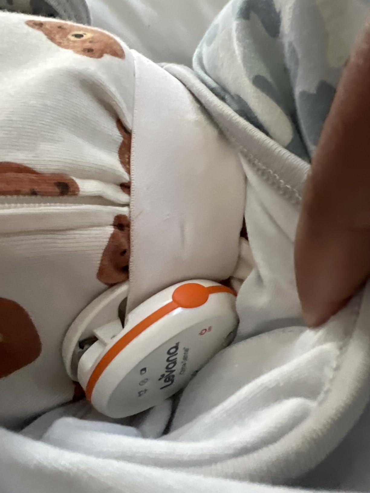 Levana Oma Sense Portable Baby Breathing Movement Monitor with Vibrations and Audible Alerts Designed to Stimulate Baby and Alert Parents customer photo 2