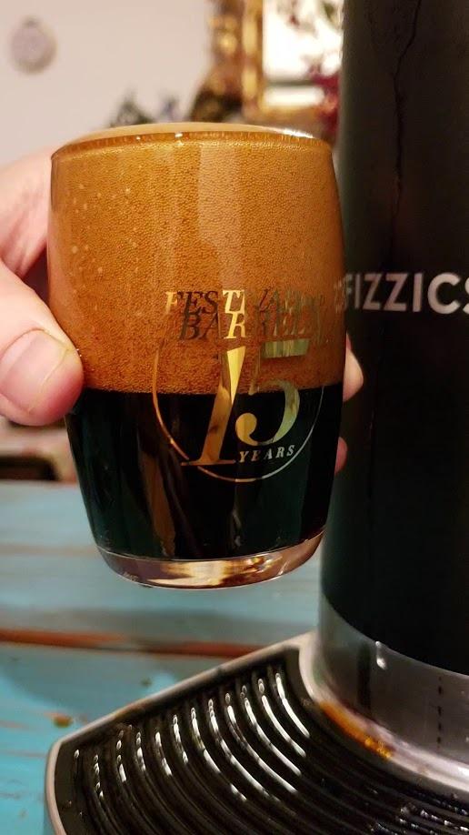 FIZZICS - DraftPour Beer Dispenser - Converts Any Can or Bottle Into a Nitro-Style Draft, Gift for Men and Beer Enthusiast, Beer Tap Draft Machine - Carbon customer photo 1