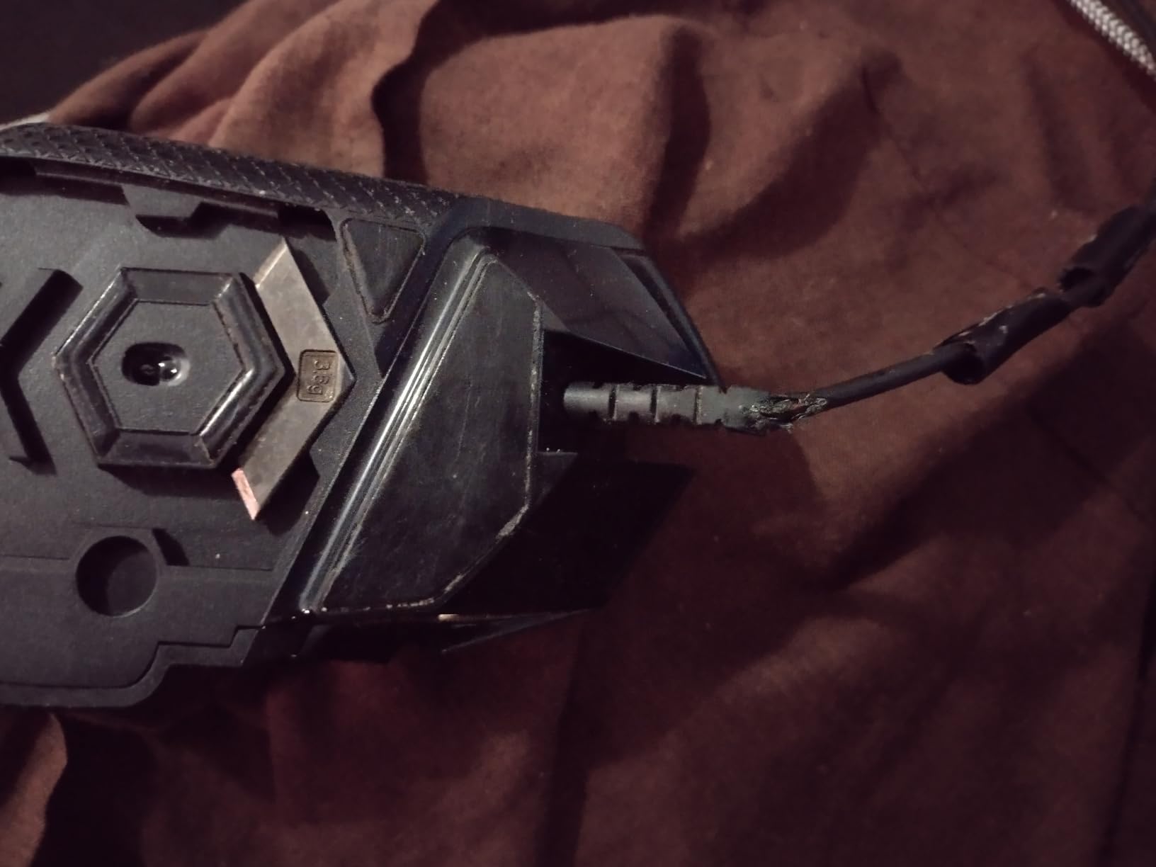 Logitech G502 Hero Wired Gaming Mouse - Black customer photo 2