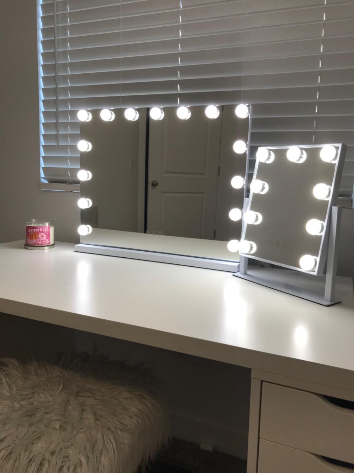 Hansong Vanity Mirror with Lights: Hollywood Lighted Makeup Mirror with 15 LED Bulbs, 22.8''x18'' Light Up Mirror with 3 Colors Modes for Desk, Large Mirrors with USB Charging Port for Bedroom, White customer photo 2