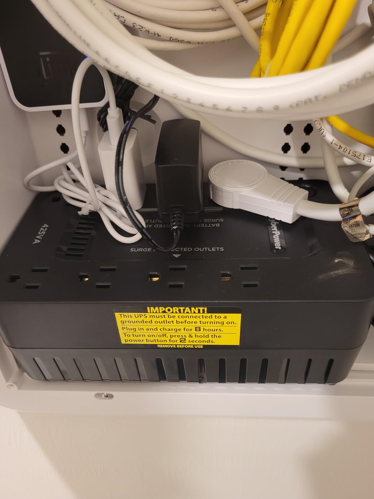 CyberPower ST425 Standby UPS Battery Backup and Surge Protector customer photo 2