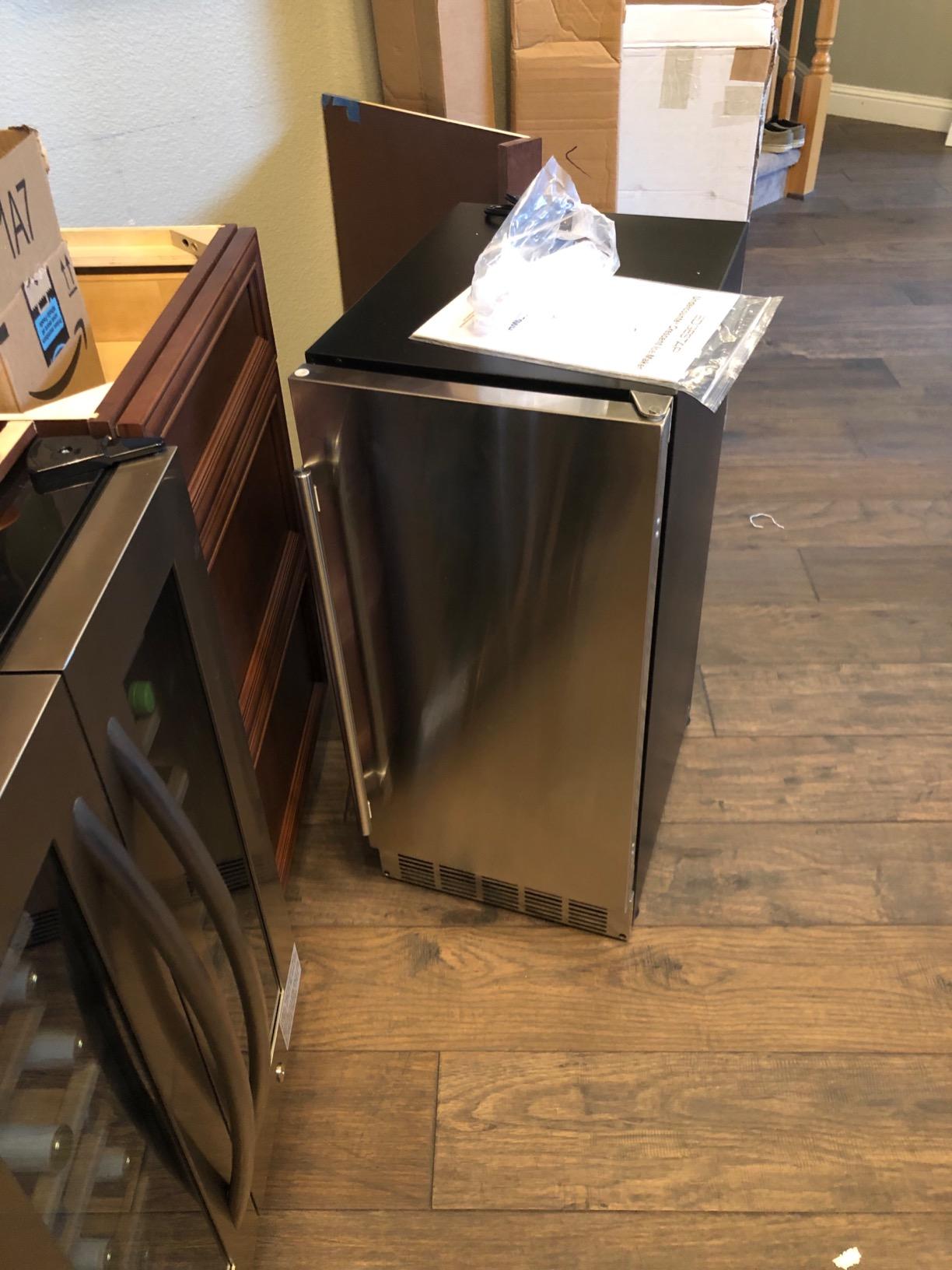 EdgeStar IB250 15 Inch Wide 20 Lbs. Capacity Free Standing and Undercounter Ice Maker with 25 Lbs. Daily Ice Production - Stainless Steel customer photo 2