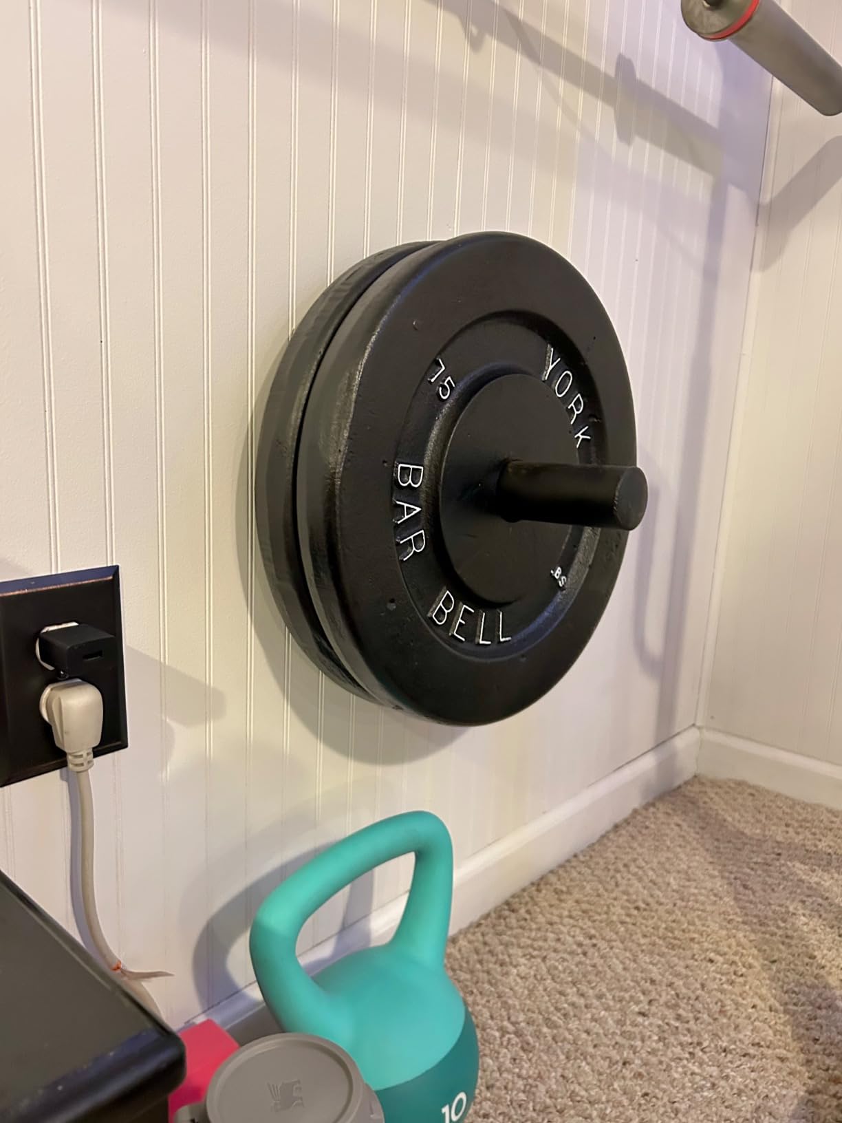 Yes4All Vertical Wall Mounted Olympic Barbell Holder, Barbell Storage Rack, Hanging Barbell Rack for Home Fitness Equipment customer photo 1