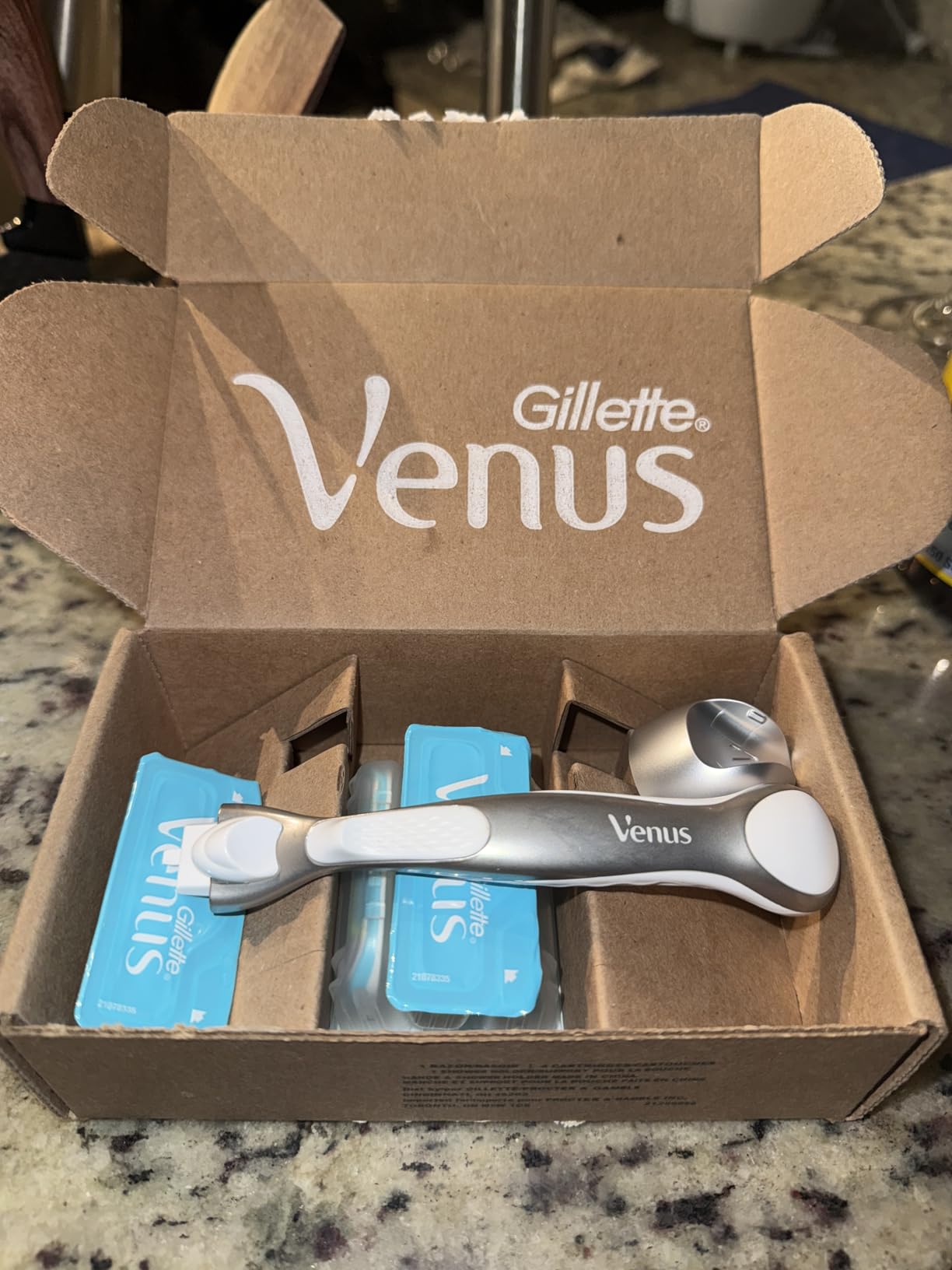 Gillette Venus Razor for Women, Extra Smooth, Includes 1 Reusable Razor Handle + 4 count 5-Bladed Razor Refills, Women's Razor with Durable Metal Handle and Shower Holder customer photo 1