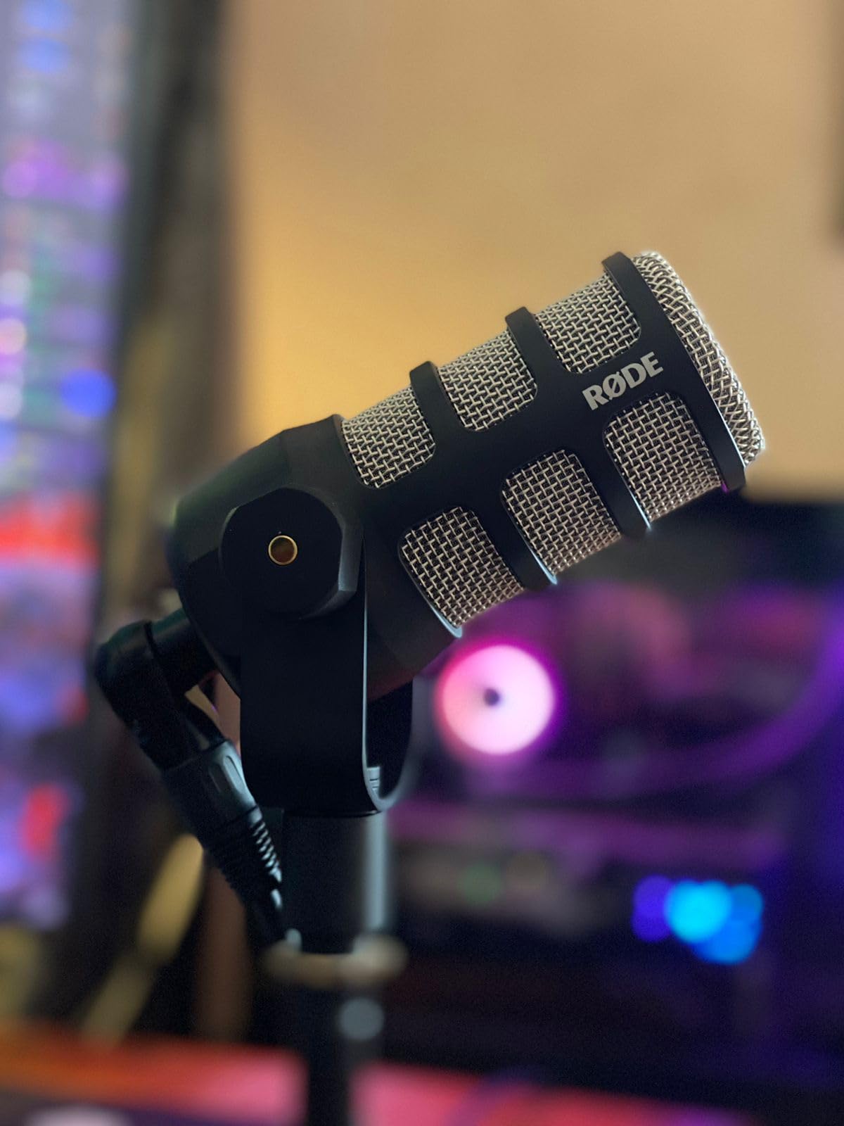 RØDE PodMic Cardioid Dynamic Broadcast Microphone, XLR customer photo 1