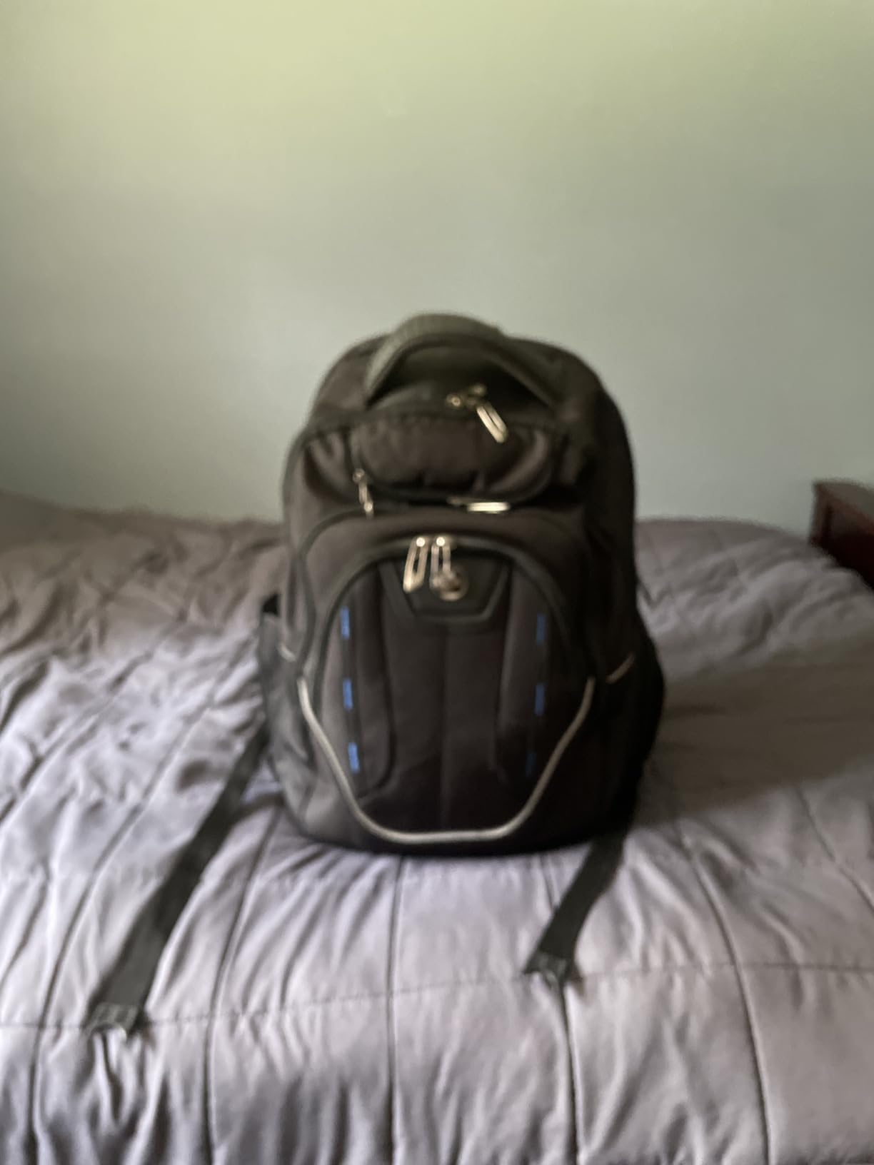 Swissdigital Design TSA Business Laptop Backpack For Men,Travel Backpack With USB Charging Port,College Tech Backpacks With RFID Pockets Presents For Men Fits 15.6 Inch Computer | J16BT-1 customer photo 2