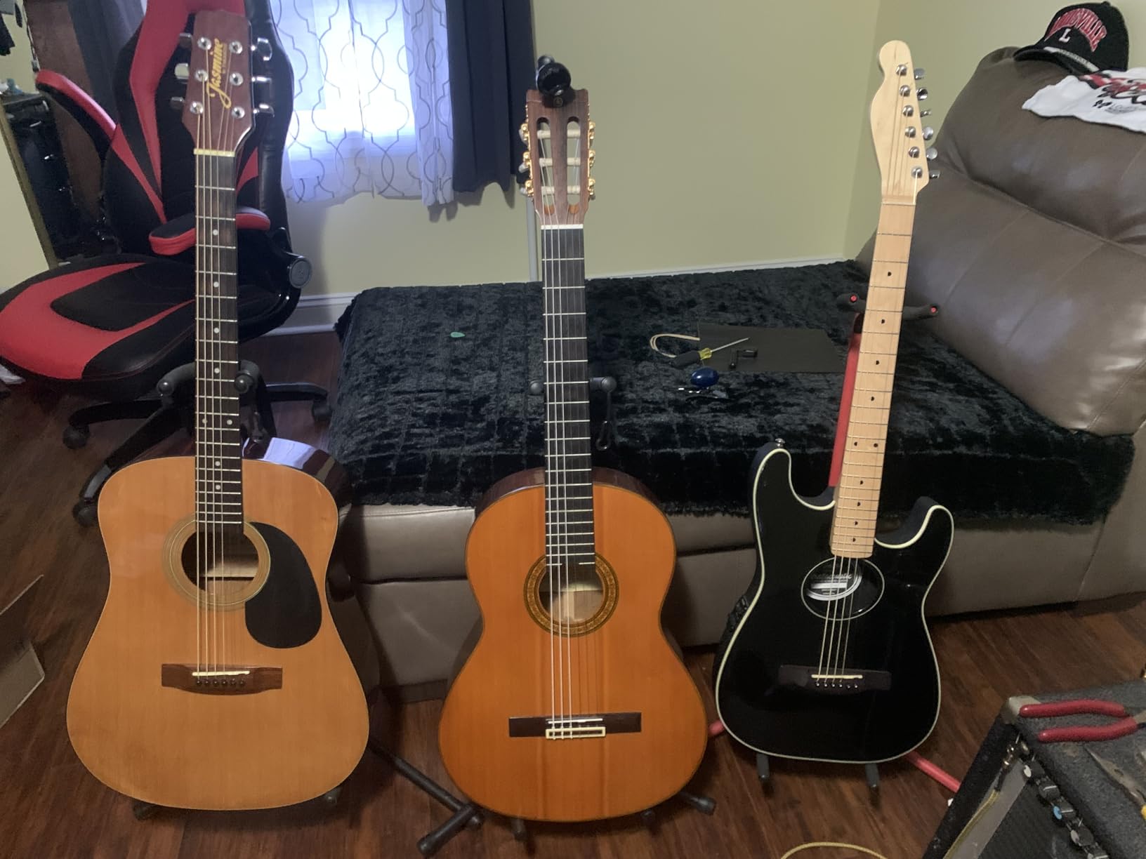 GLEAM Guitar Stand - Adjustable Fit Electric, Classical Guitars and Bass, Load Capacity 20LB, Accessories, Folding Type Black (CG-4) customer photo 2