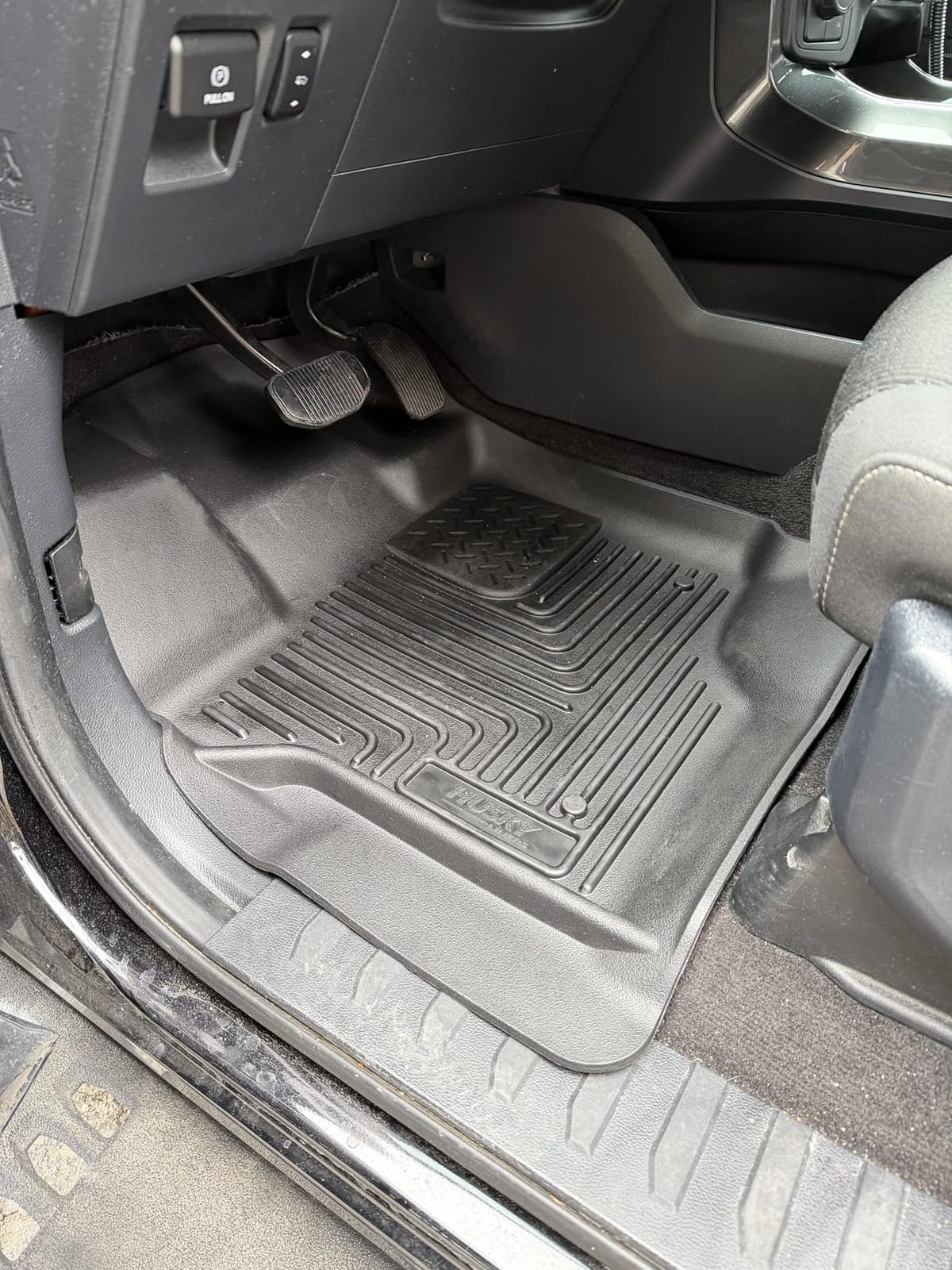 Husky Liners Weatherbeater Floor Mats | Fits 2015-2026 Ford F-150, 2022-2026 Lightning, SuperCrew (Crew Cab) w/Carpet & w/Out Fold Flat Storage | Front & 2nd Row, 3-pc Black - 94041 customer photo 2