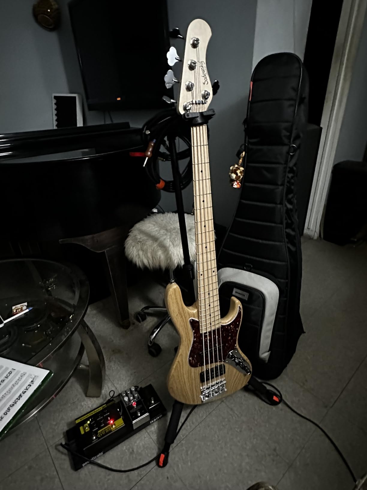 Hercules Stands GS415B PLUS Single Guitar Stand with Auto Grip System and Foldable Yoke customer photo 2