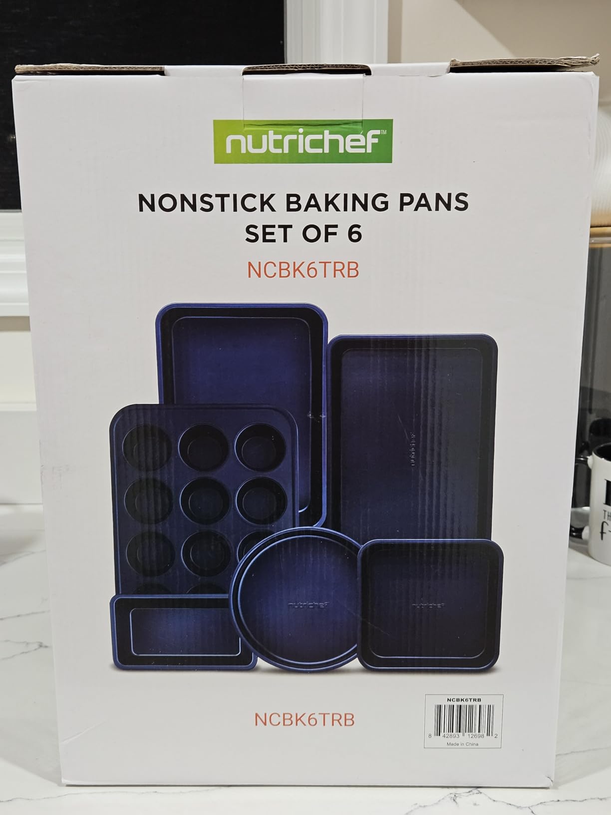 NutriChef 6-Piece Nonstick Bakeware Set, Carbon Steel Baking Pans Set, Includes Cookie Sheets, Wide & Square Bake Pans, Bread Loaf & Round Cake Pan, Muffin Pan - Gold customer photo 2