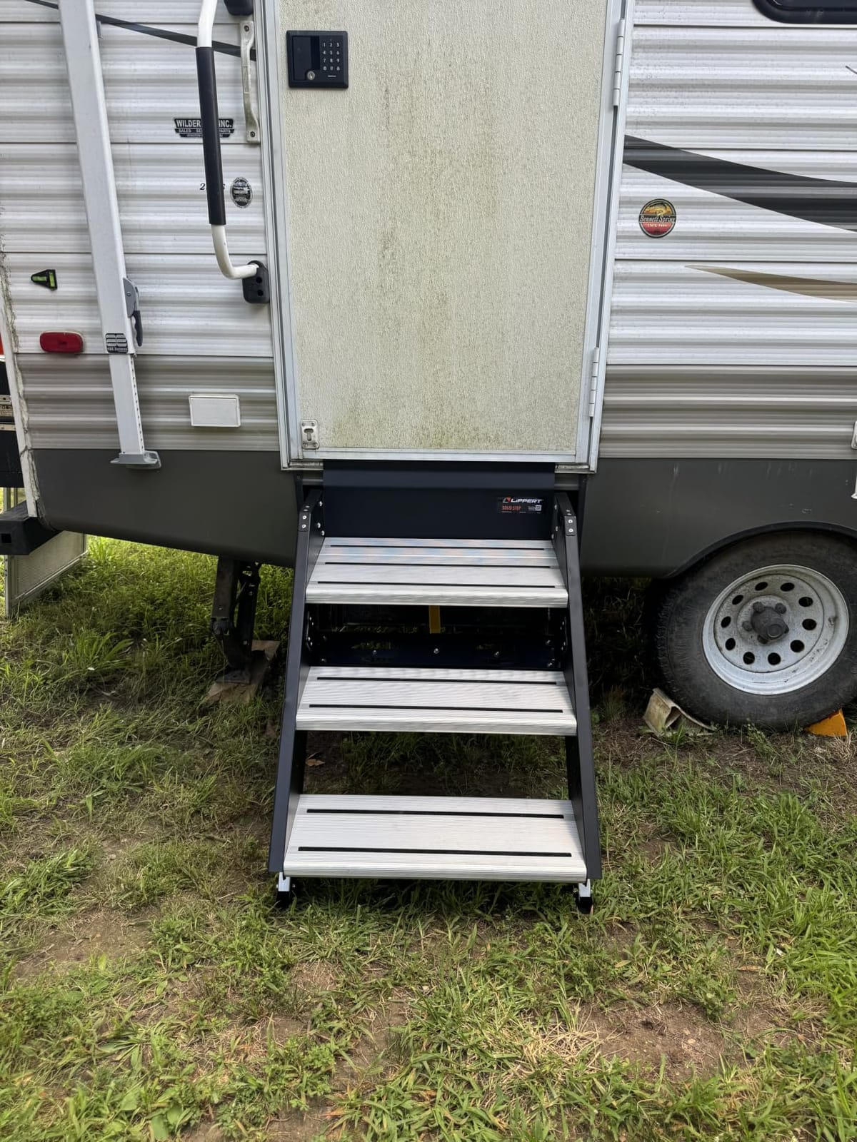 Lippert-791573 Solid Step Triple Step for RV and Travel Trailer Entry Doorway , 30-inch,Black customer photo 2