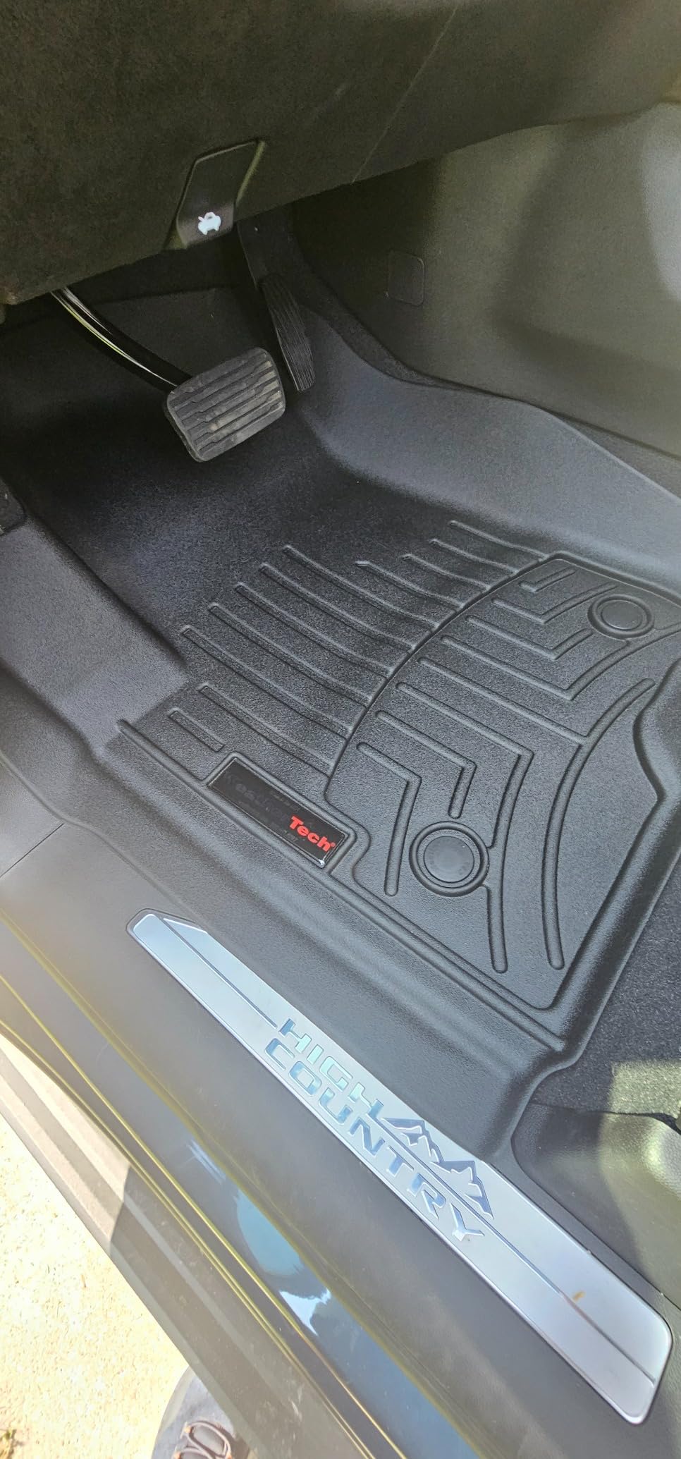 WeatherTech FloorLiners fits 2019-2026 Chevrolet Silverado 1500 / 2500HD / 3500HD, GMC Sierra 1500 / 2500HD / 3500HD - Crew Cab (1st & 2nd Row) Black customer photo 1