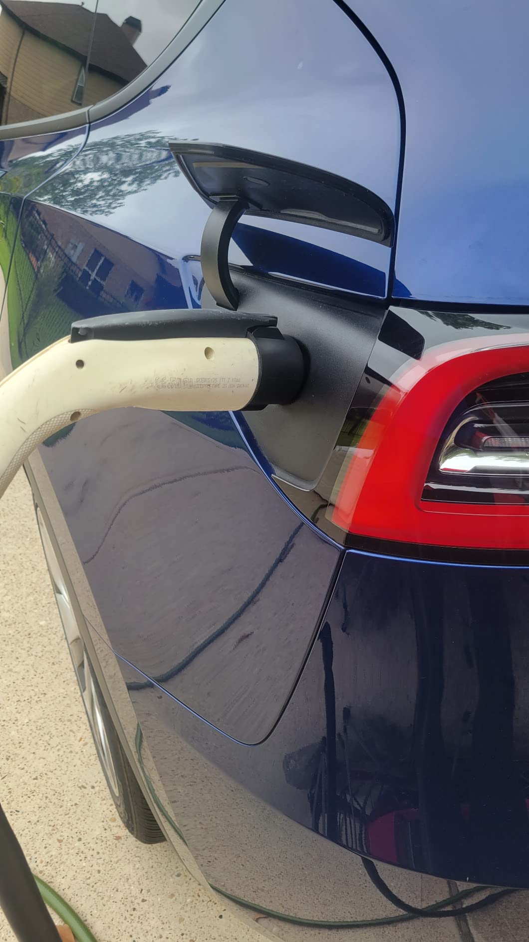 LENZ J1772 to NACS Adapter for Tesla and NACS EVs, 80A, UL 2251 customer photo 2