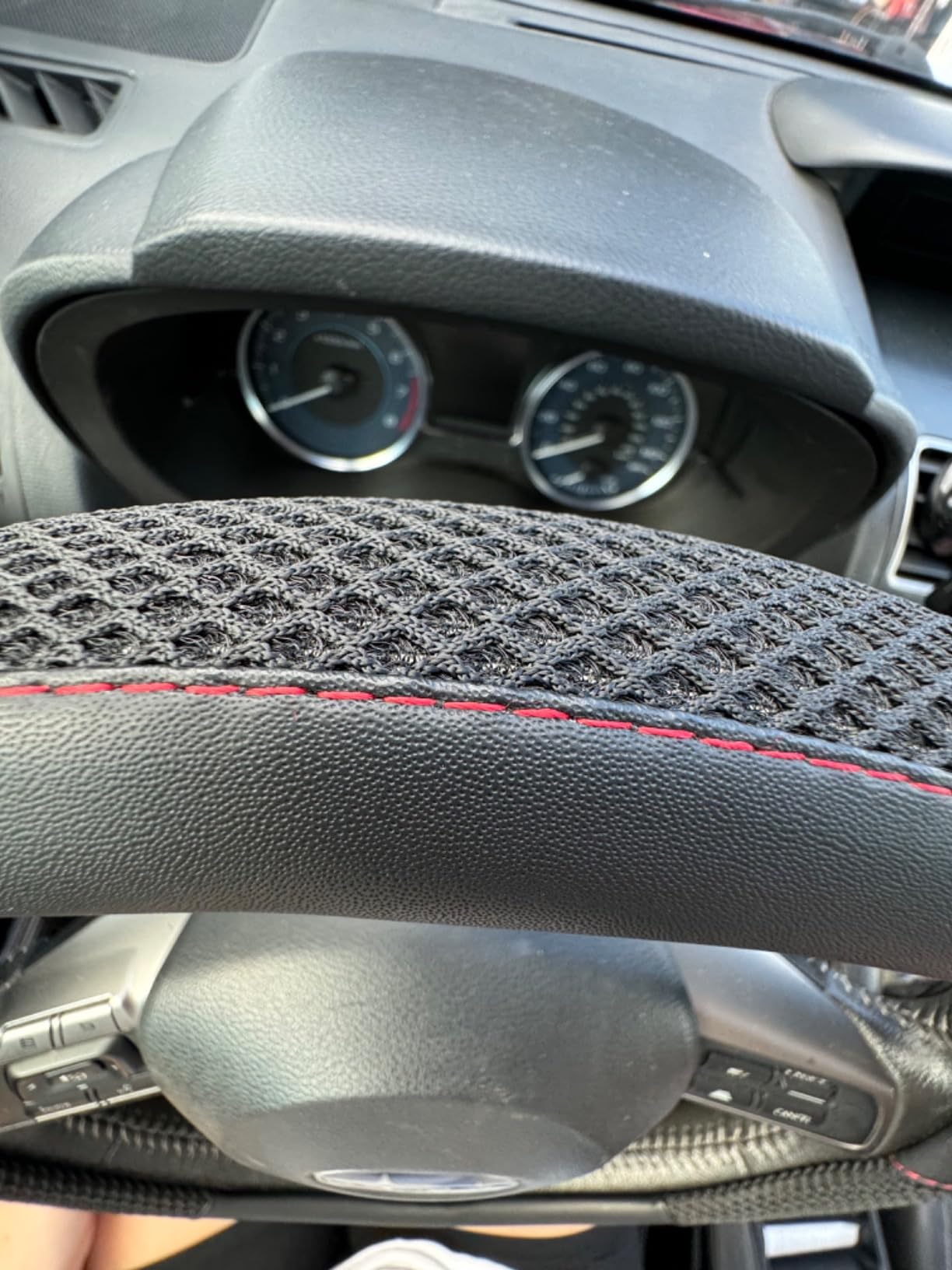KAFEEK Steering Wheel Cover, Cooling Ice Silk Leather, 15 Inch, Black customer photo 2