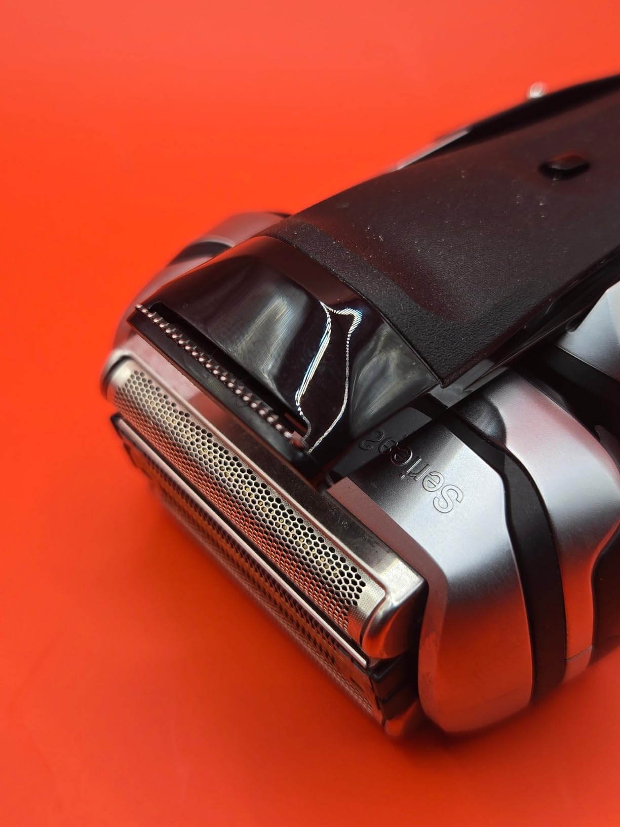 Braun Electric Razor for Men, Waterproof Foil Shaver, Series 9 9390cc, Wet & Dry Shave, with Pop-Up Beard Trimmer for Grooming, Cleaning & Charging SmartCare Center and Leather Travel Case, Silver customer photo 1