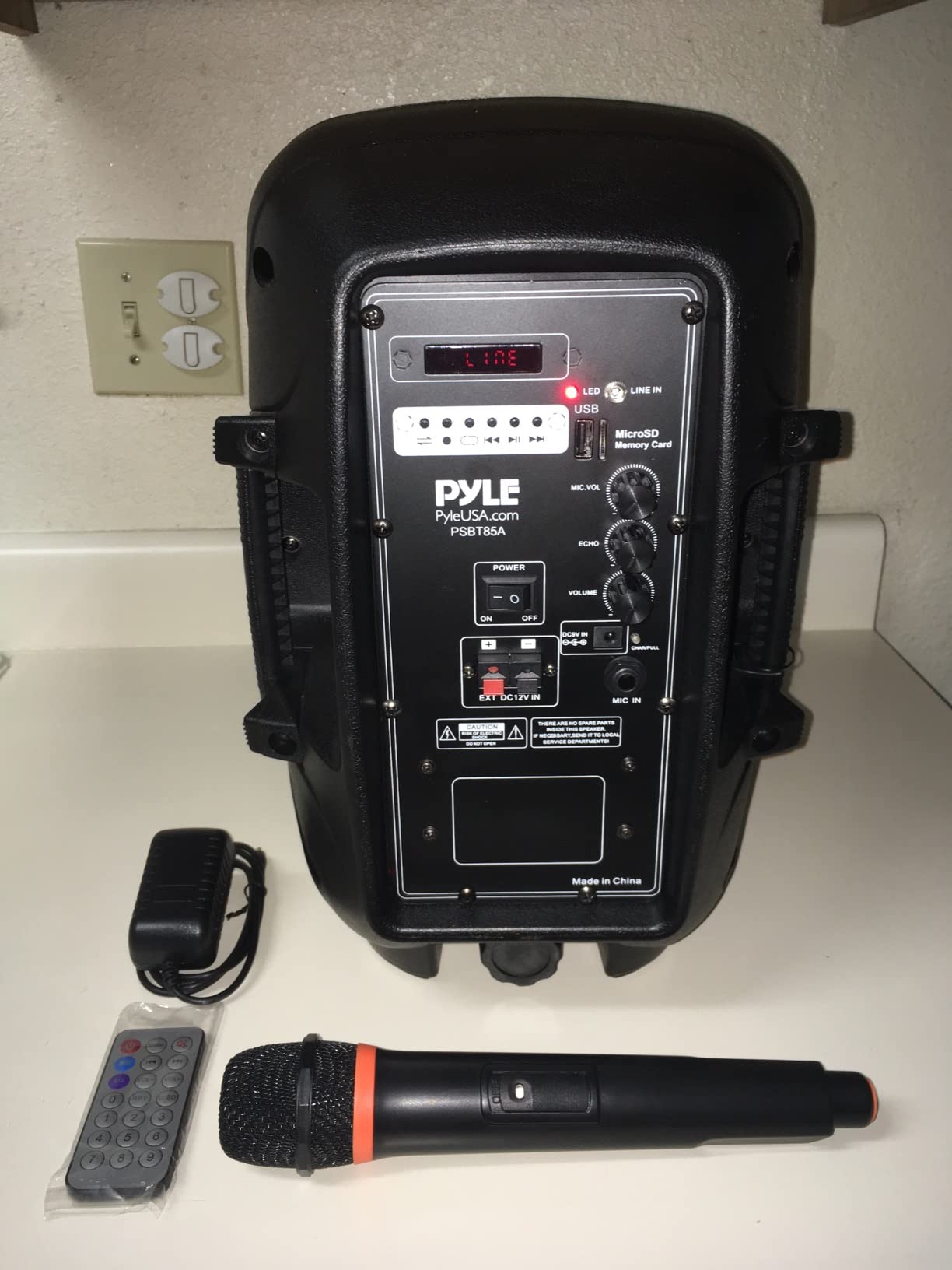 Pyle PSBT105A - 1000W Portable Bluetooth PA Speaker, 10'' Subwoofer, UHF Wireless Mic, MP3/USB/SD, Rechargeable Battery, LED Battery Indicator Lights, Black customer photo 2