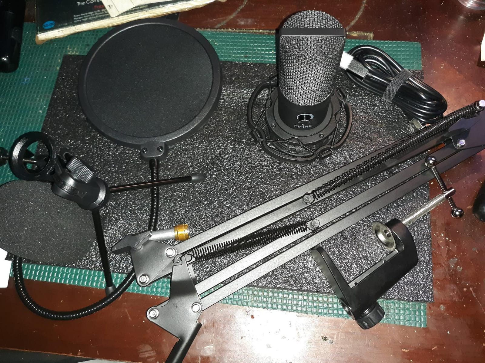 FIFINE T669 Studio Condenser USB Microphone for Recording Podcasting customer photo 2
