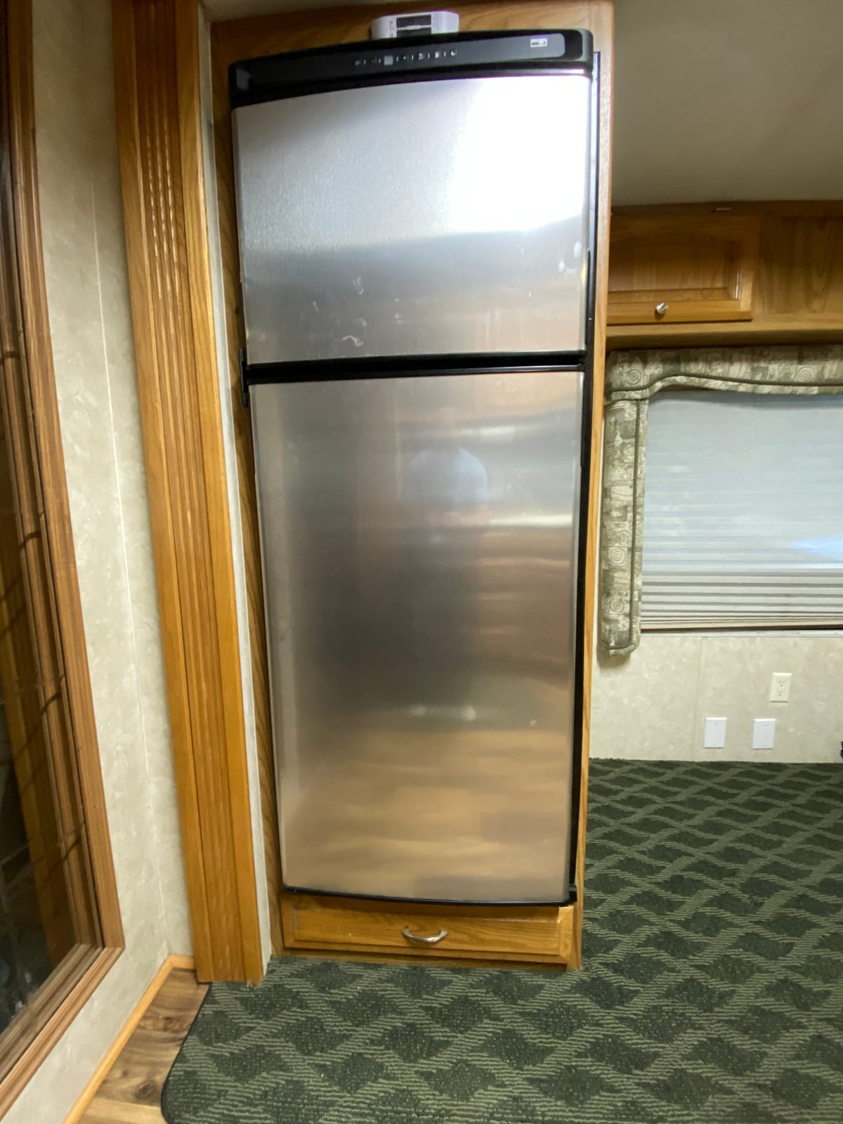 Norcold N10DCSSR Polar-Series 10 cu.ft. DC Compressor RV Refrigerator with Stainless Steel Doors - Right-Handed,Silver customer photo 1