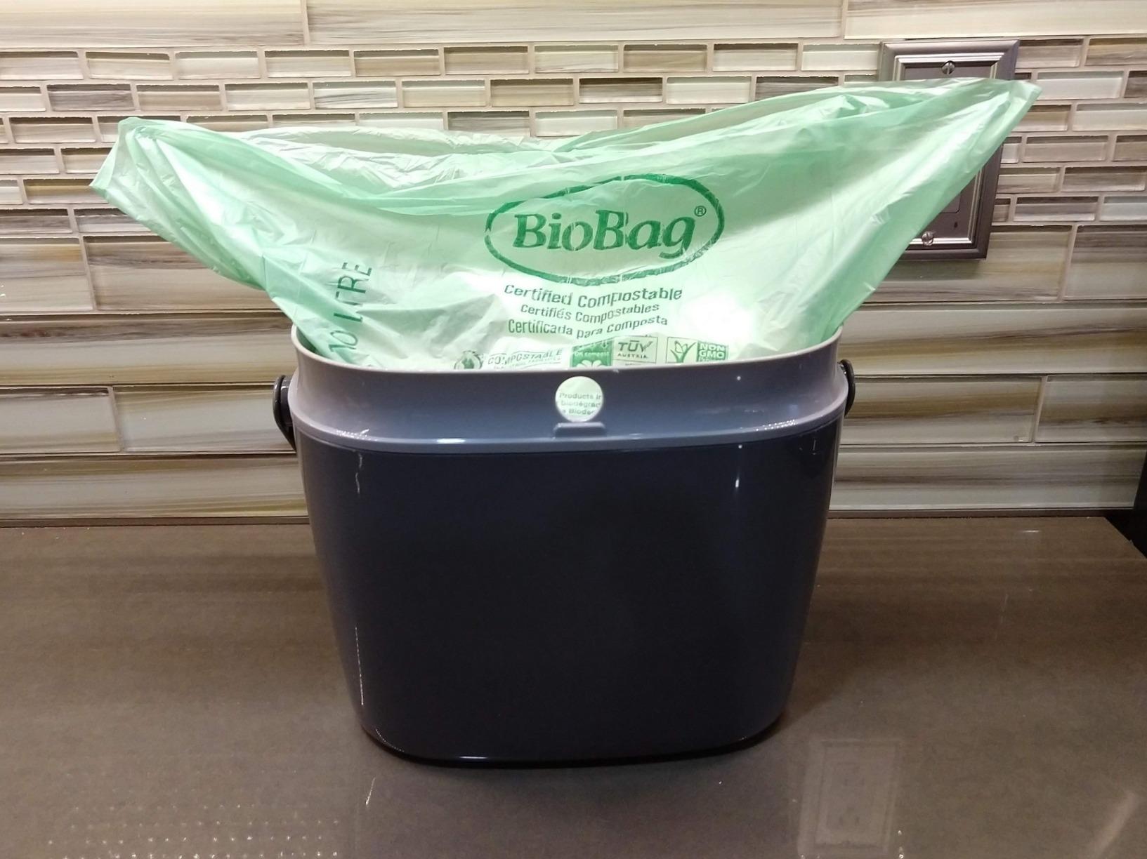 OXO Good Grips EASY-CLEAN COMPOST BIN - CHARCOAL - 1.75 GAL/6.62 L customer photo 2