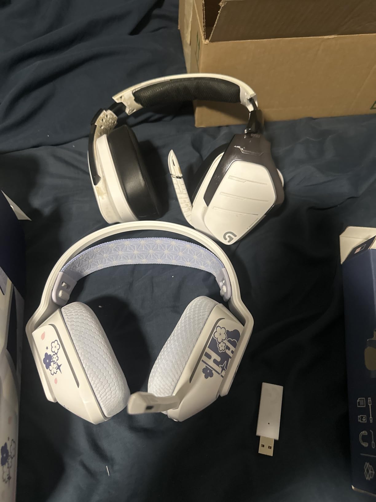 Logitech G733 Lightspeed Wireless Gaming Headset - White customer photo 2