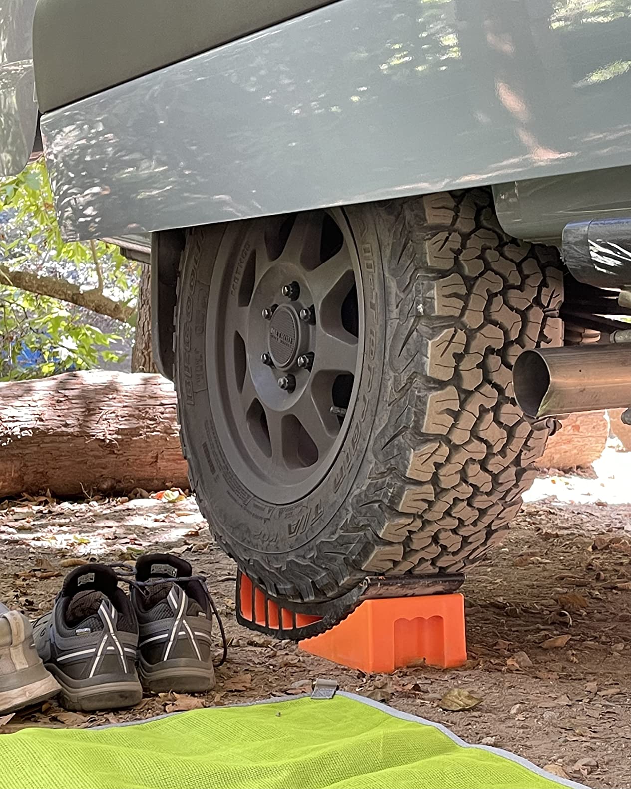 CARMTEK Camper Leveler Kit - Curved RV Levelers with Camper Wheel Chocks for Travel Trailers | Faster Camping Leveling Than RV Leveling Blocks (1 Pack) customer photo 1