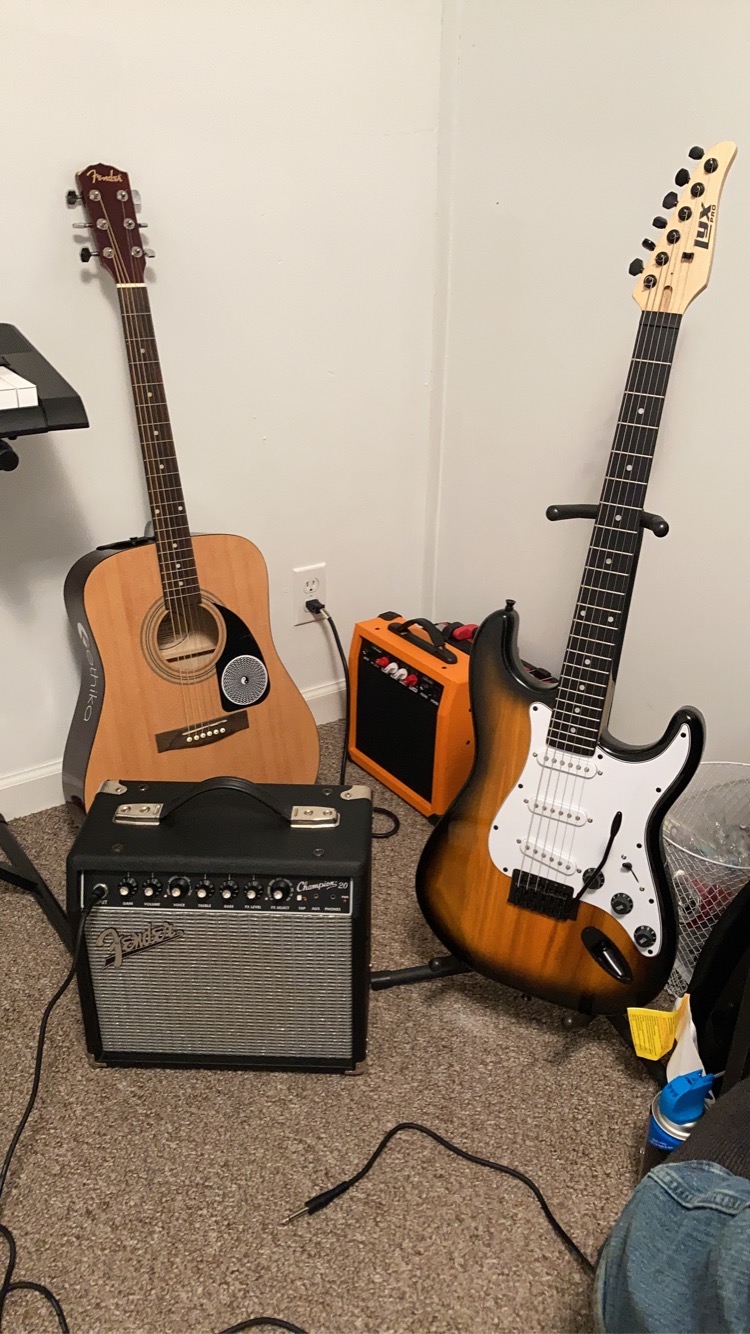 LyxPro 39 inch Electric Guitar Kit Bundle with 20w Amplifier, All Accessories, Digital Clip On Tuner, Six Strings, Two Picks, Tremolo Bar, Shoulder Strap, Case Bag Starter kit Full Size - Blue customer photo 2
