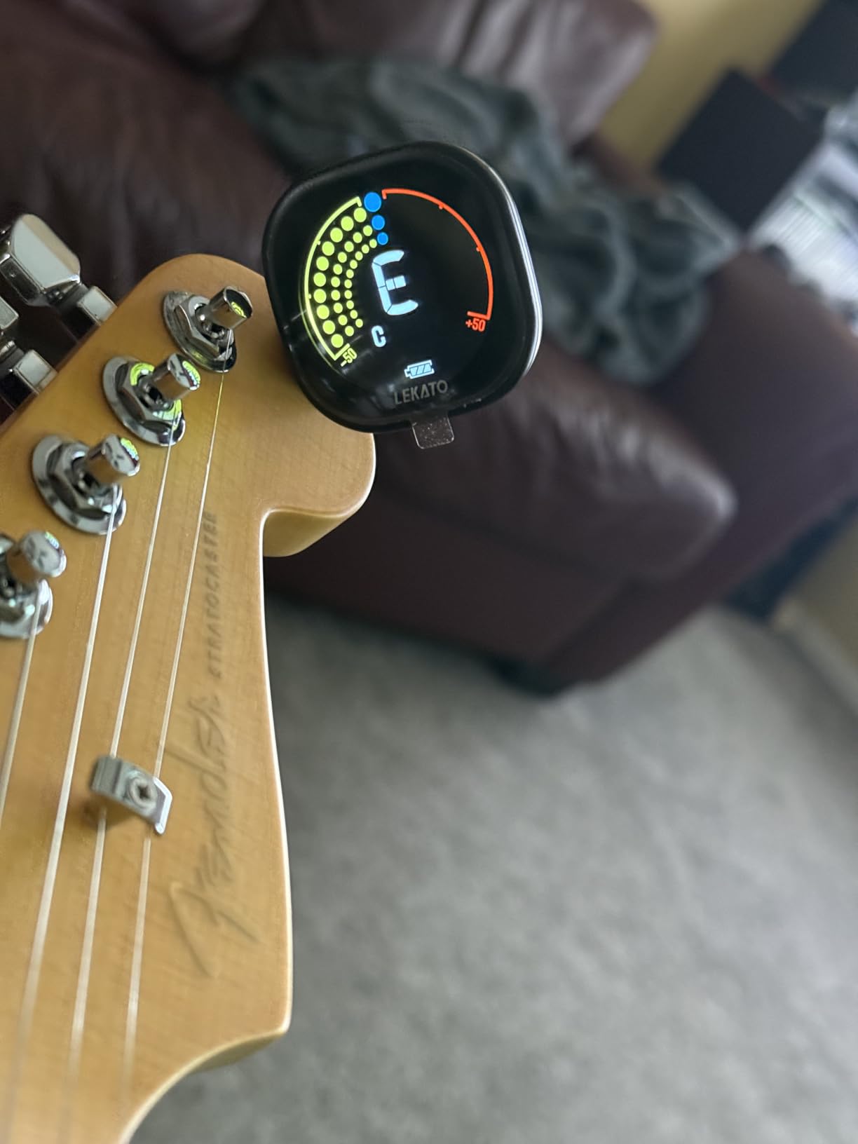 LEKATO Guitar Tuner Rechargeable, Tuner Clip On for Guitar, Bass, Chromatic, Ukulele,Violin Tuner, Fast Accuratie Tuning, Super Bright Display to Read, for Professional/Beginners customer photo 1