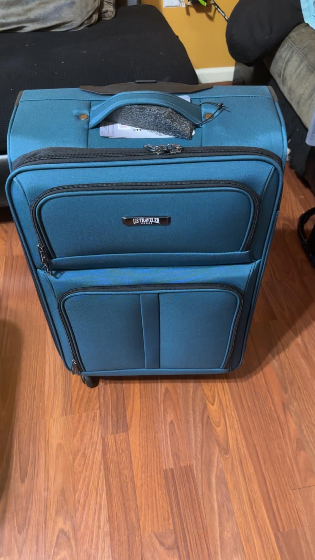 U.S. Traveler Anzio Softside Expandable Luggage with Spinner Wheels, Burgundy, 26-Inch Medium customer photo 1
