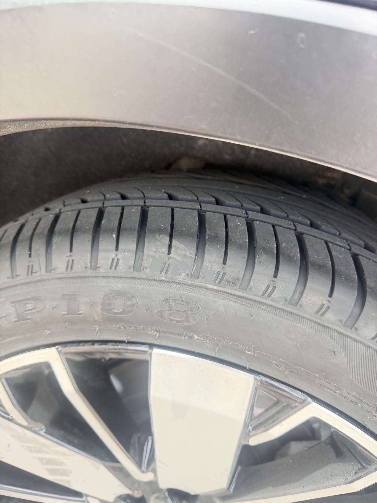 Fullway HP108 235/45ZR18 98W XL All Season High Performance Tire customer photo 1