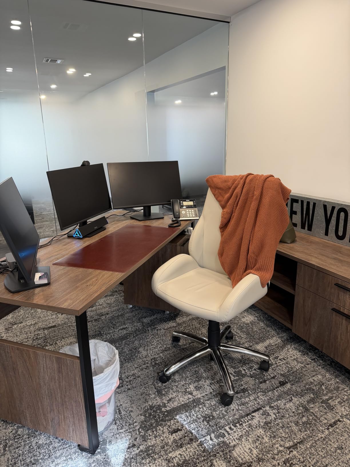 Nordik Leather Desk Mat - Pebble Black - Large Leather Desk Pad 35x17 in customer photo 1