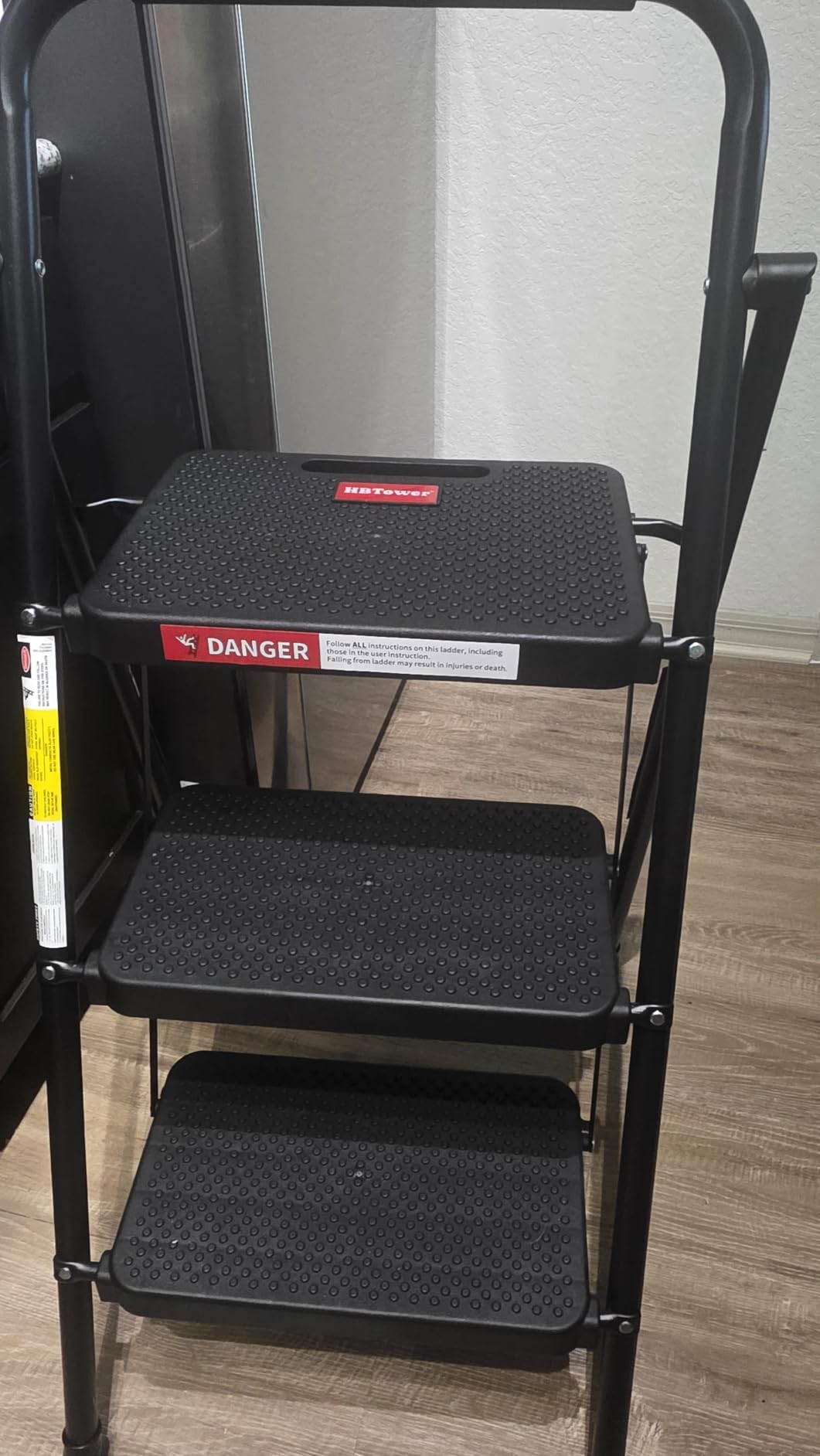 HBTower Step Ladder, Folding Step Stool with Wide Anti-Slip Pedal customer photo 2