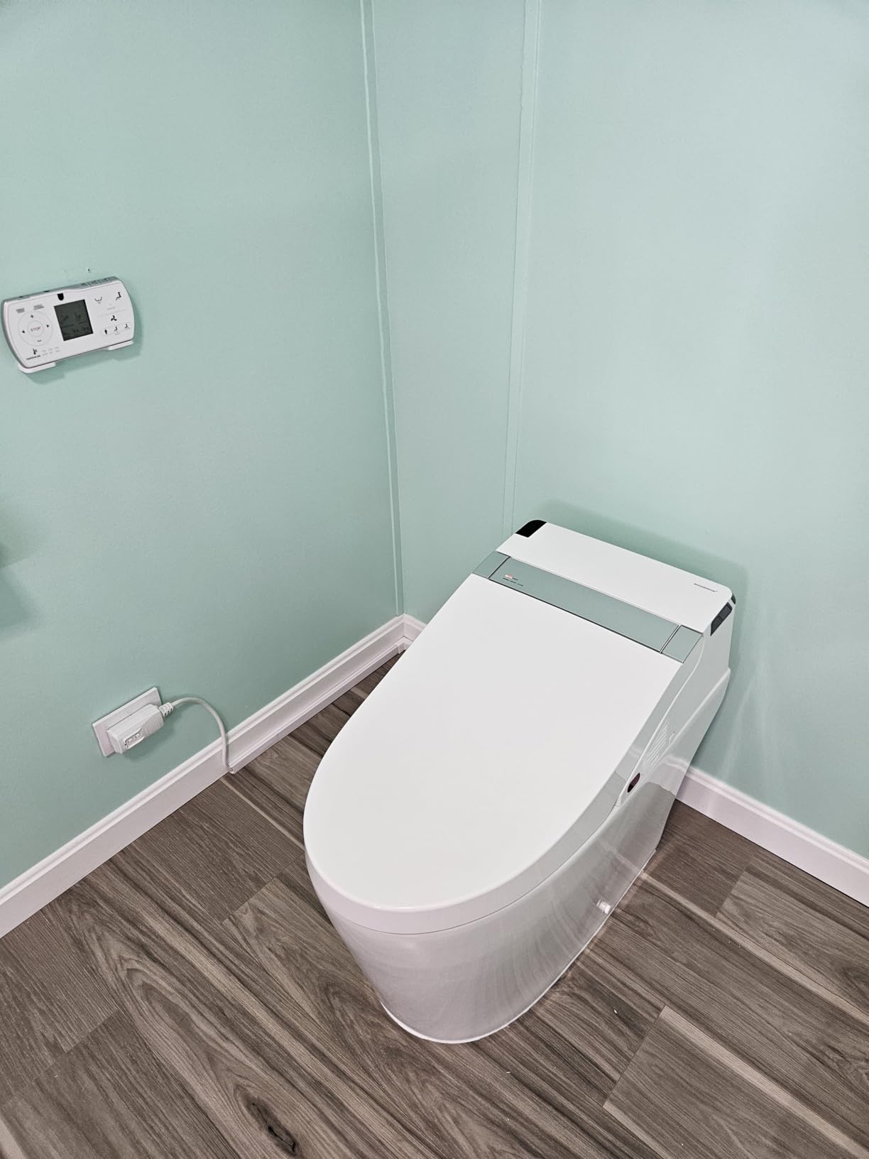 WOODBRIDGE Smart Toilet with Auto Open & Close, Auto Flush (B0960S) customer photo 1