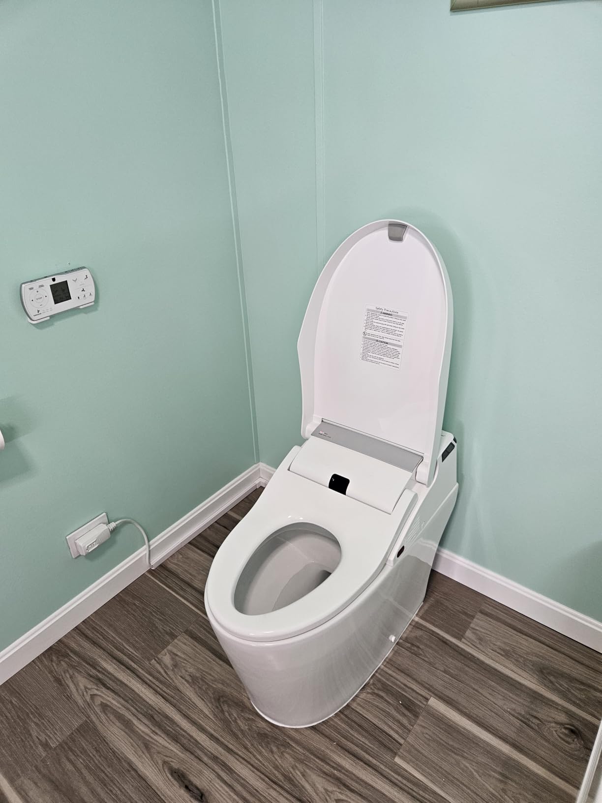 WOODBRIDGE Smart Toilet with Auto Open & Close, Auto Flush (B0960S) customer photo 2