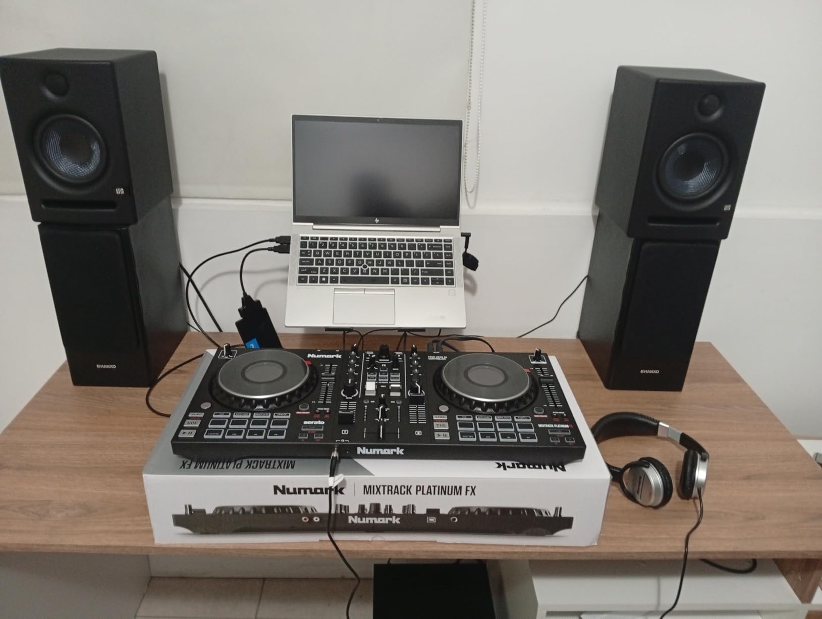 Numark Mixtrack Platinum FX DJ Controller customer photo 2