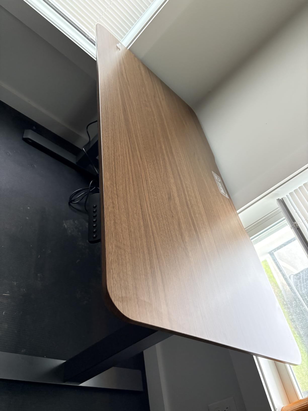 Vari Classic Electric Standing Desk – 60x30 – Reclaimed Wood/Slate customer photo 1